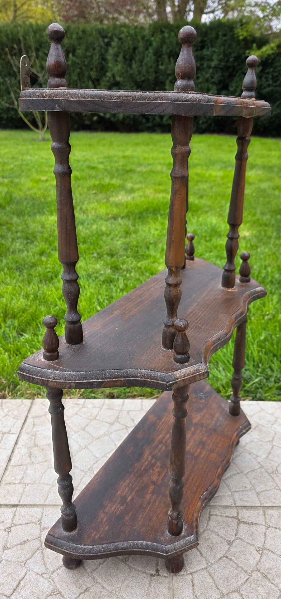 Three-tier shelf