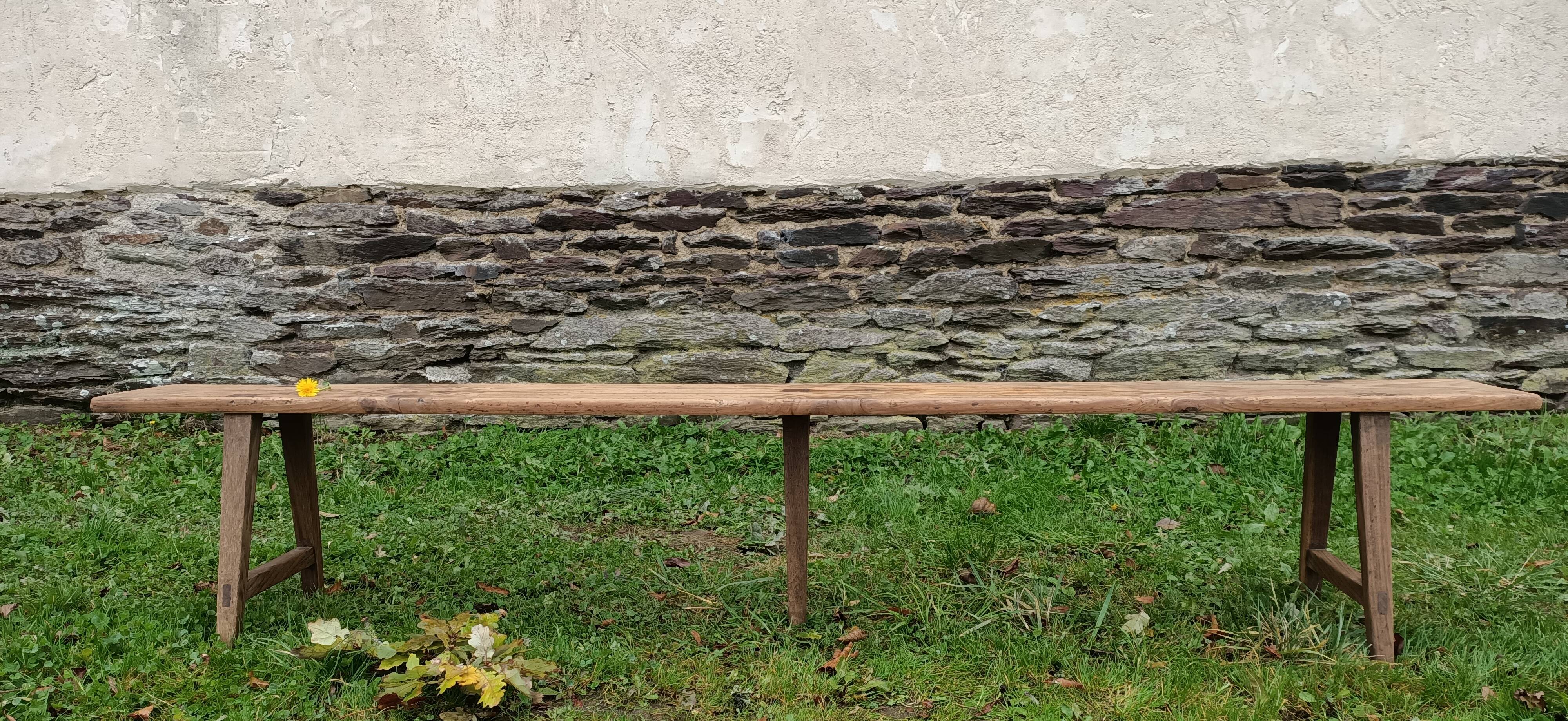 Ancien banc de ferme