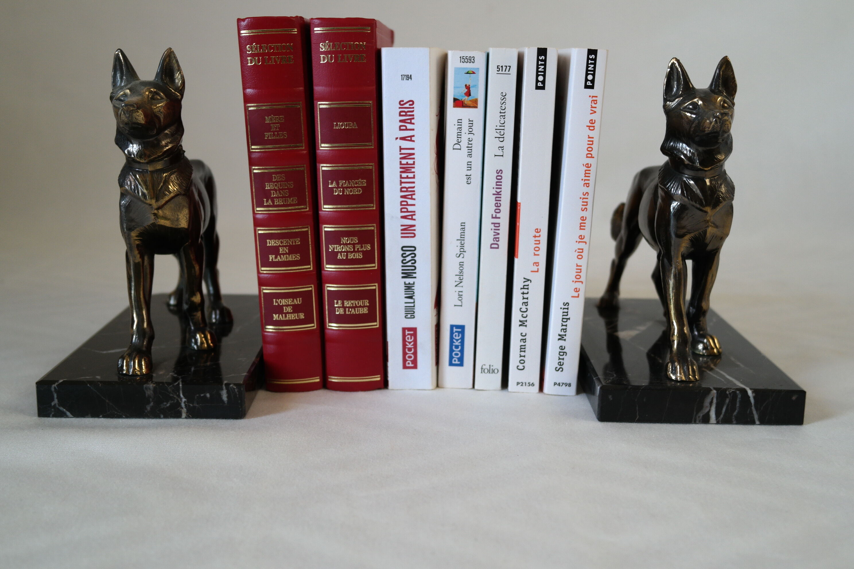 Dog bookends in black marble