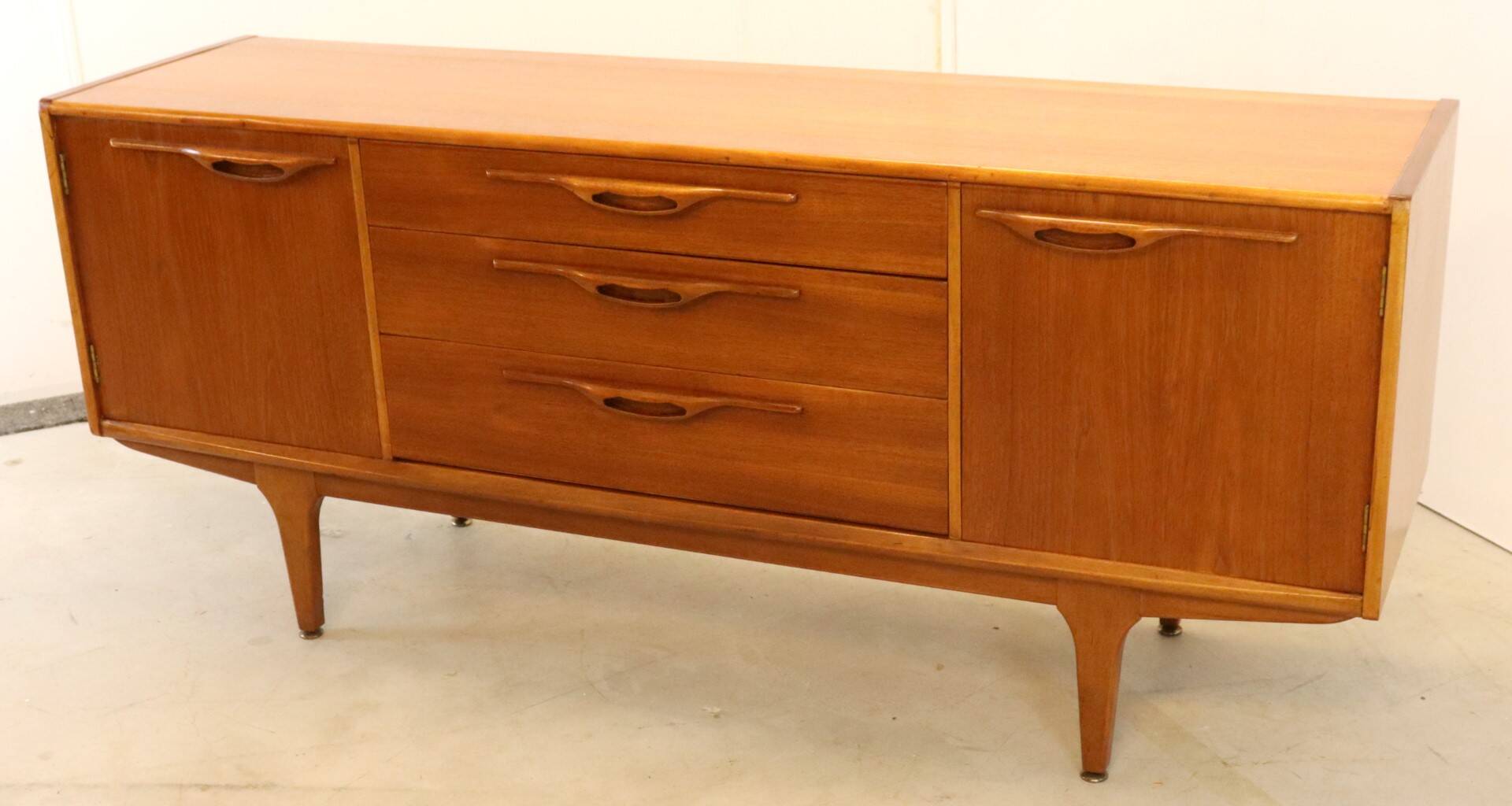 Vintage MCM Jentique 'Hoddlesden' sideboard