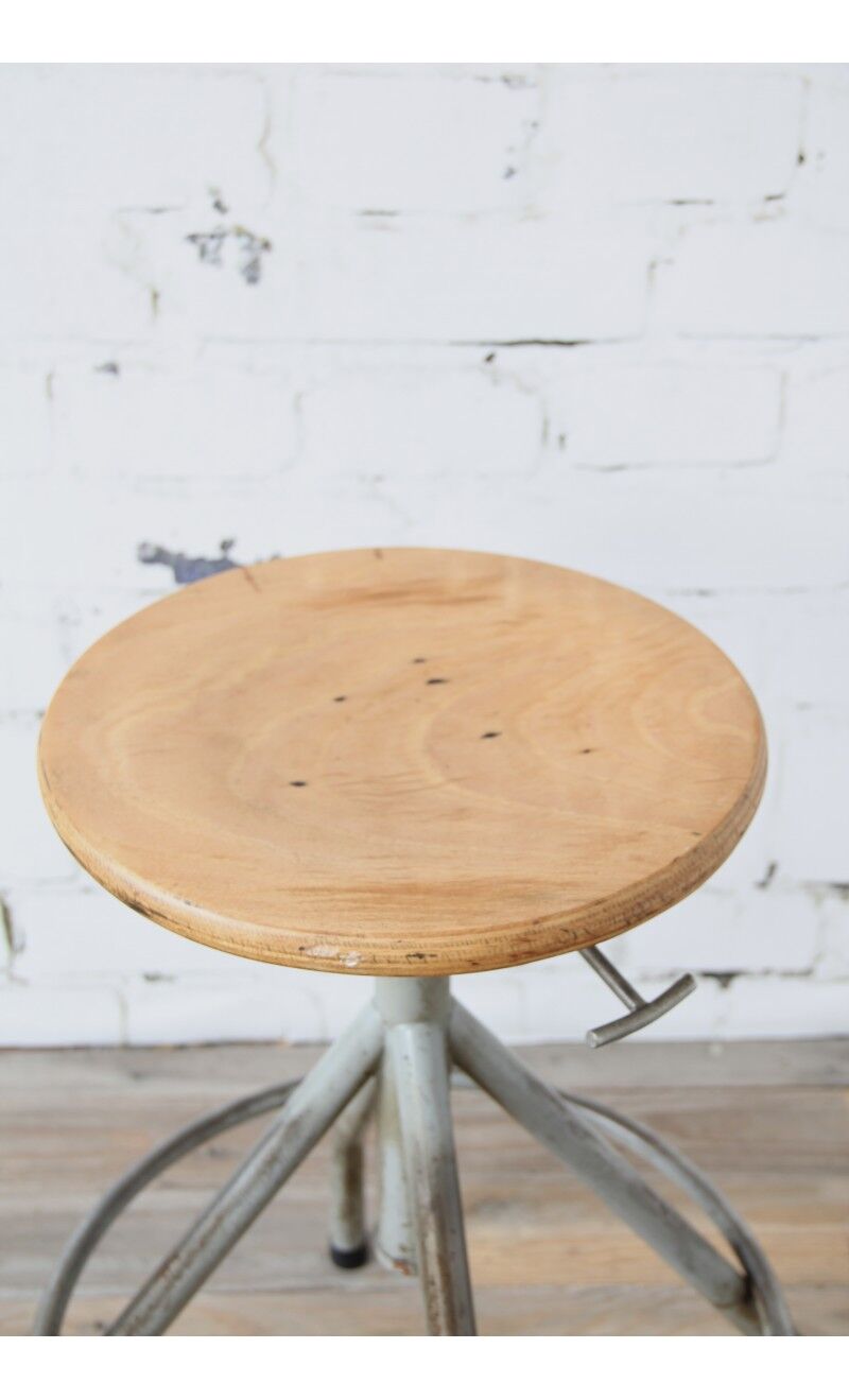 Rotating stool