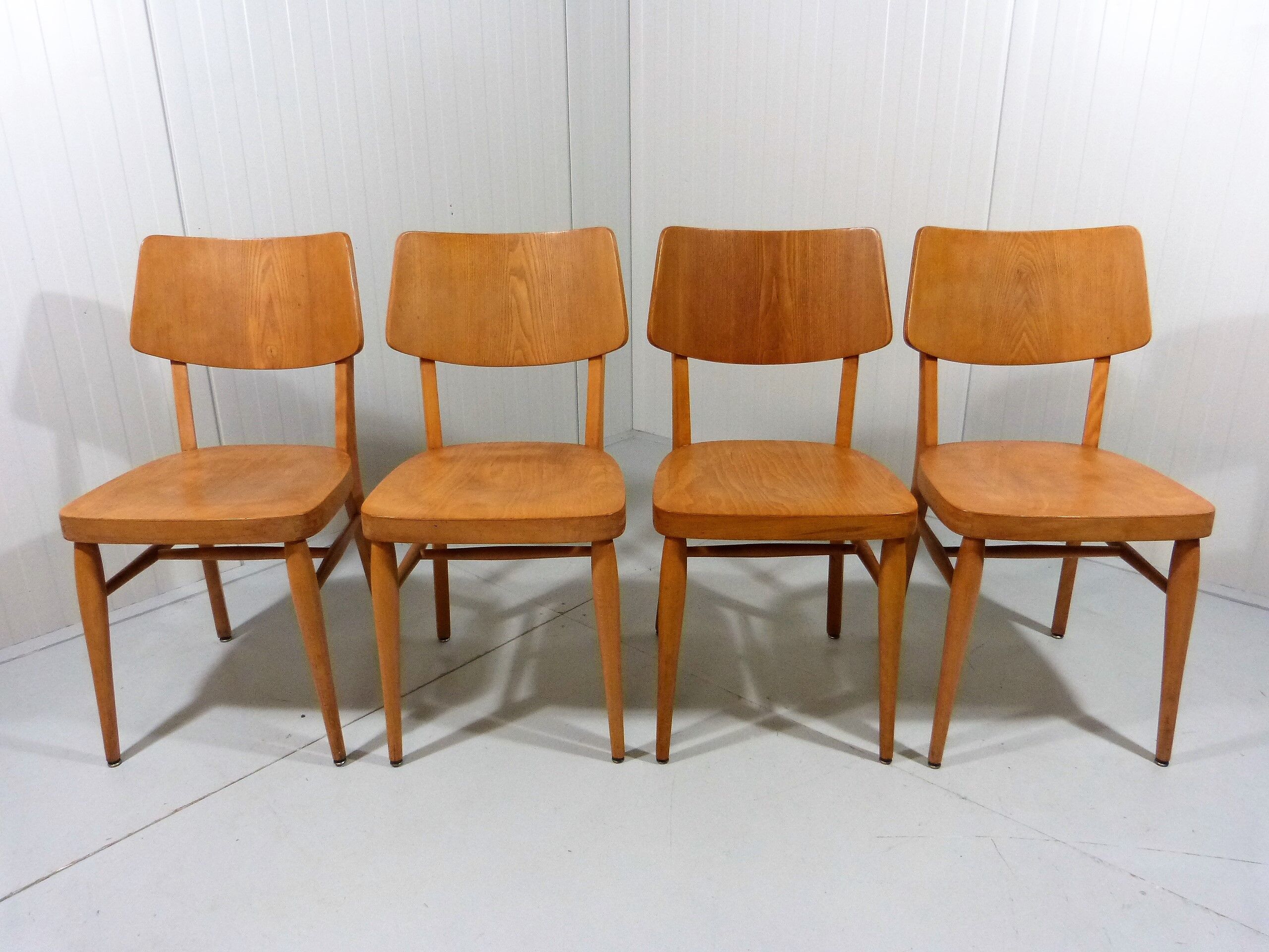 Set of 8 wooden dining chairs 1950’s