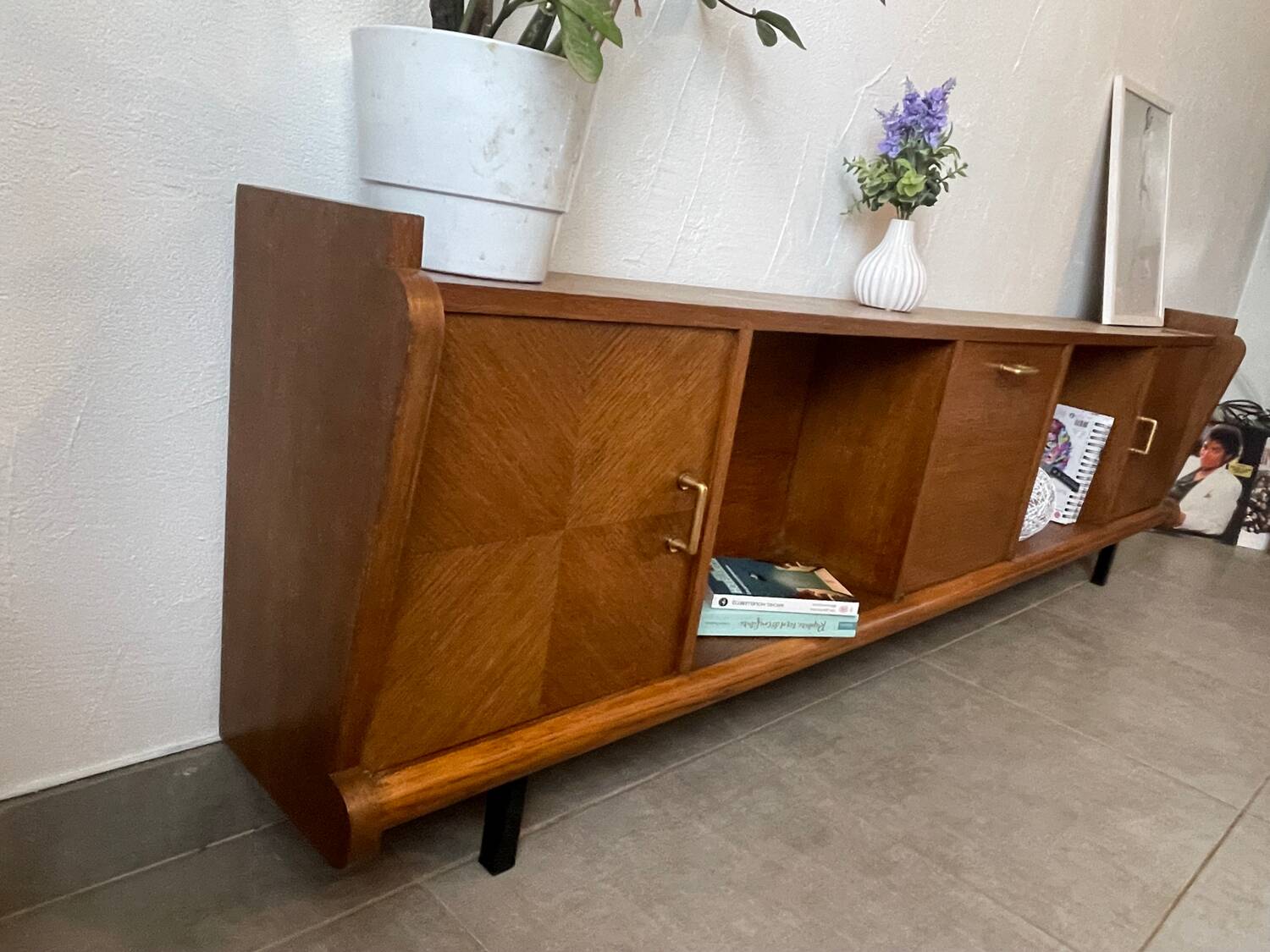Vintage low oak sideboard (shallow)