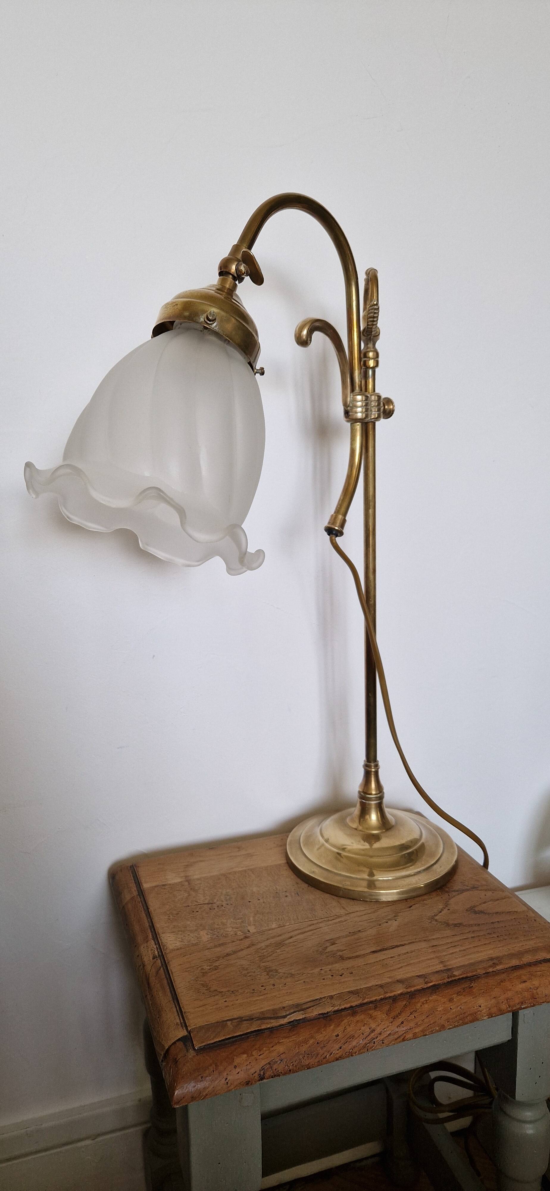 Art Nouveau table lamp with tulip shade