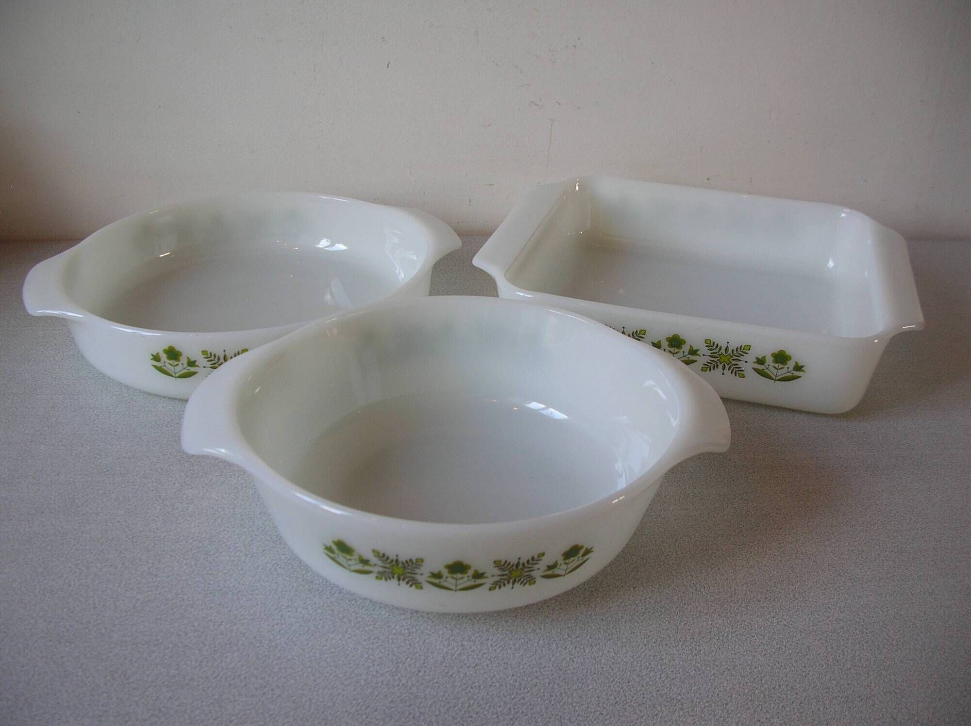 Set of 3 old Anchor Hocking USA dishes floral decor kitchen party table