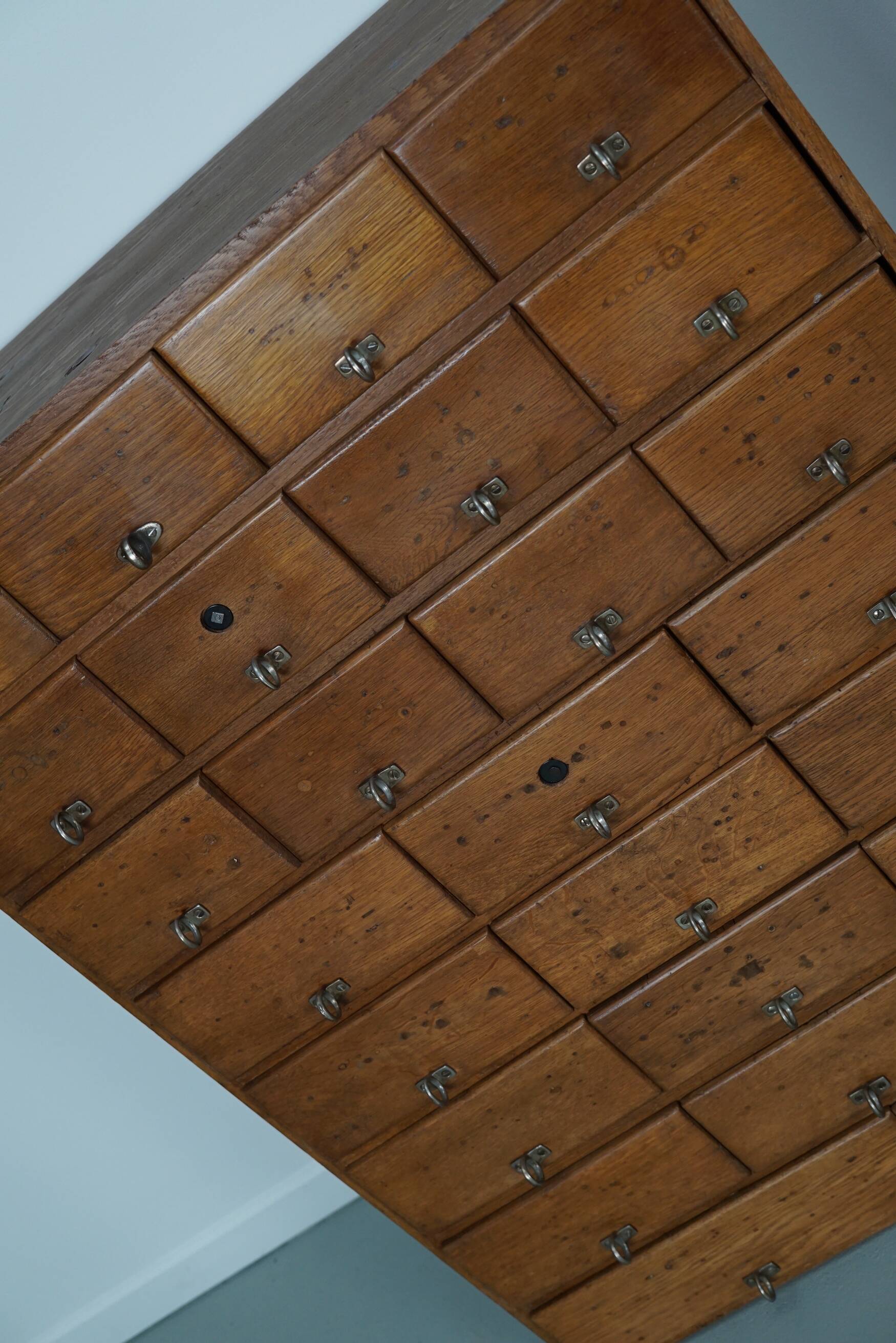 Armoire d'apothicaire vintage allemande en pin et chêne, années 1950