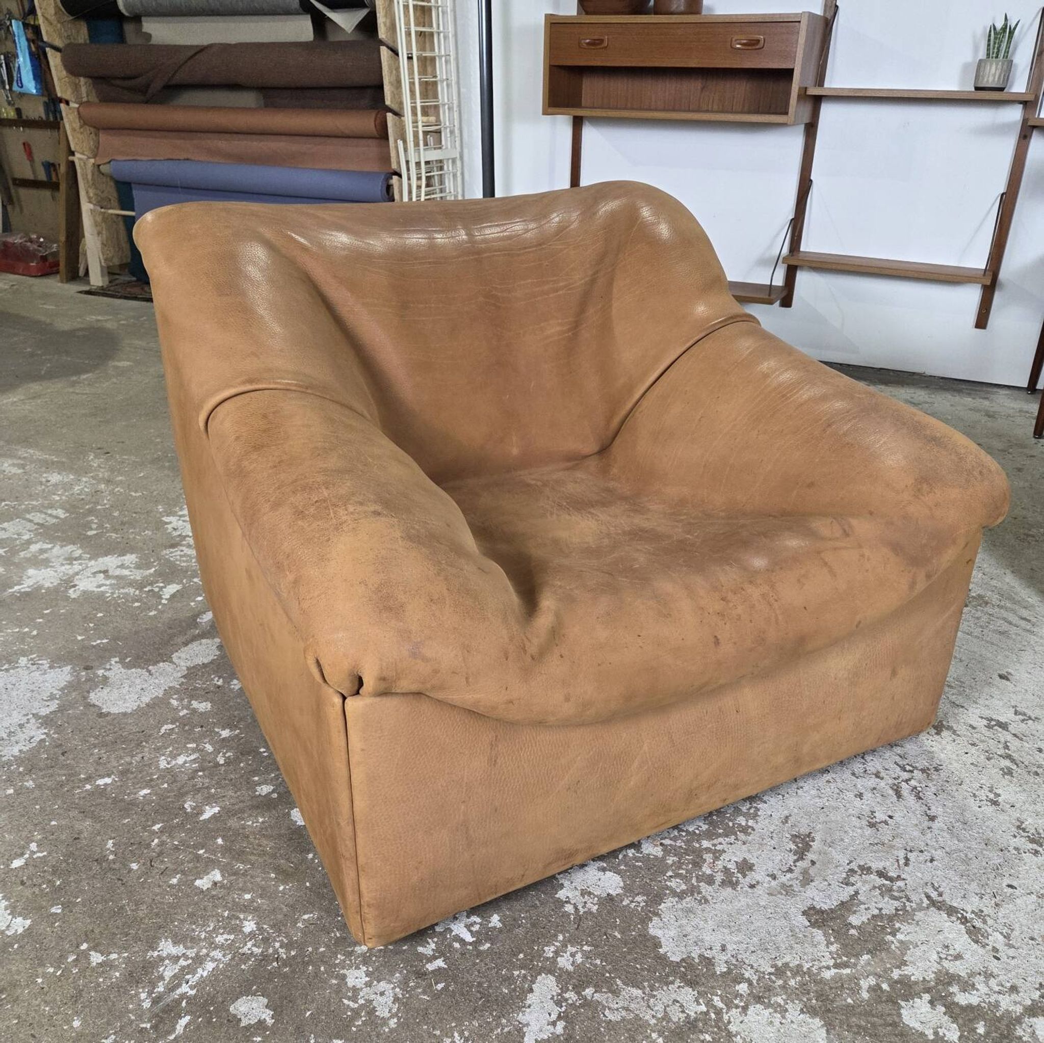 2 leather lounge chairs De Sede DS-46 vintage design from the 1970s