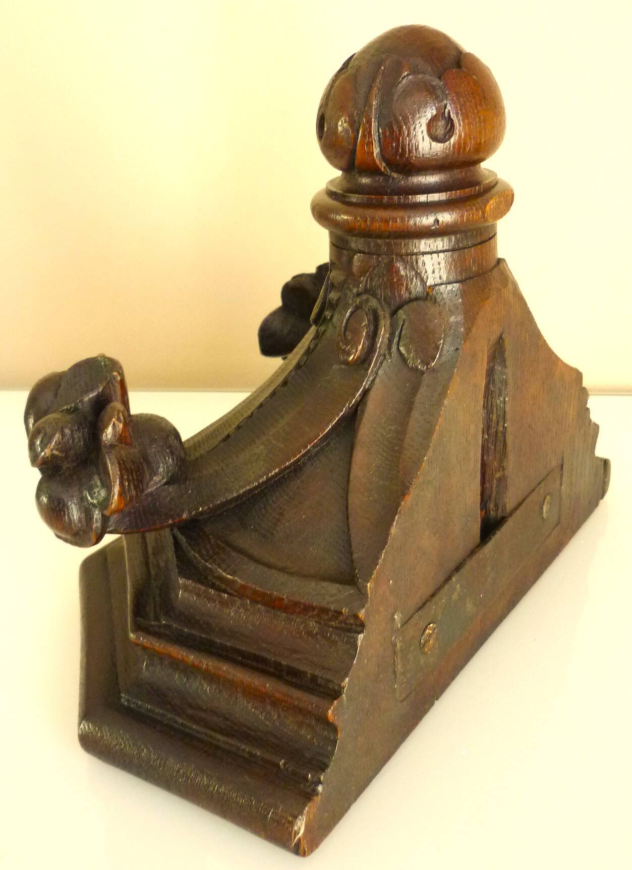 Etagère, applique murale ancienne, bois sculpté, porte statue