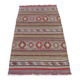 petit tapis kilim