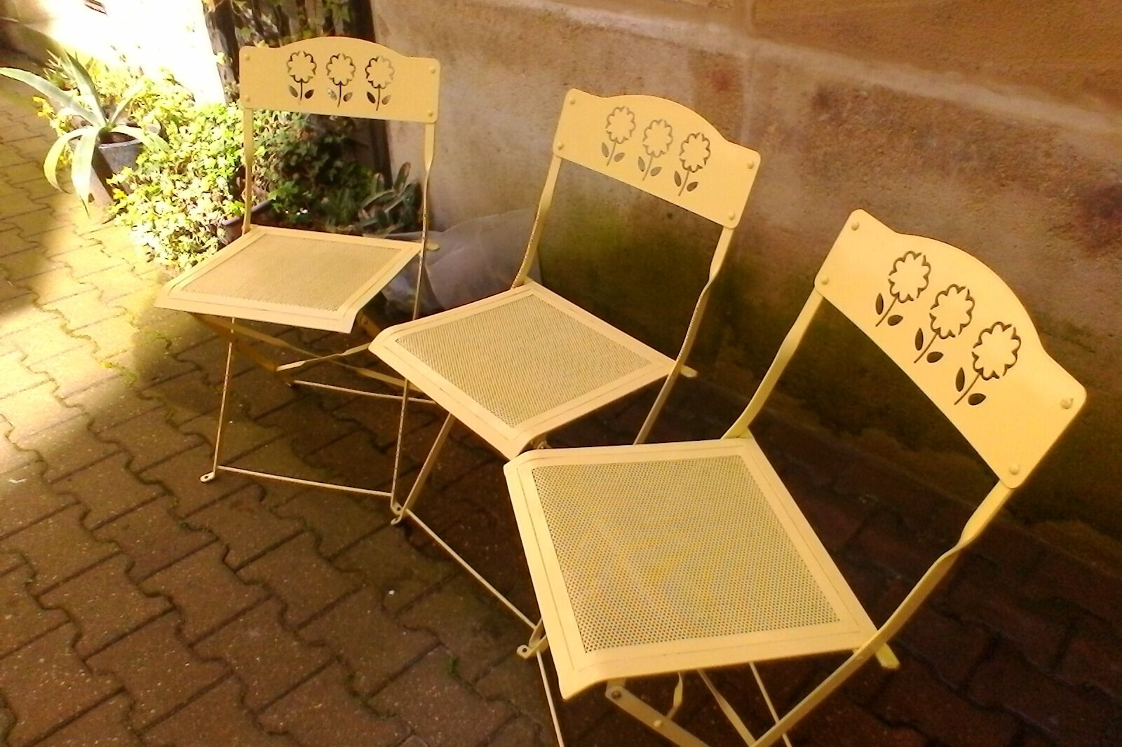 Folding metal garden chairs