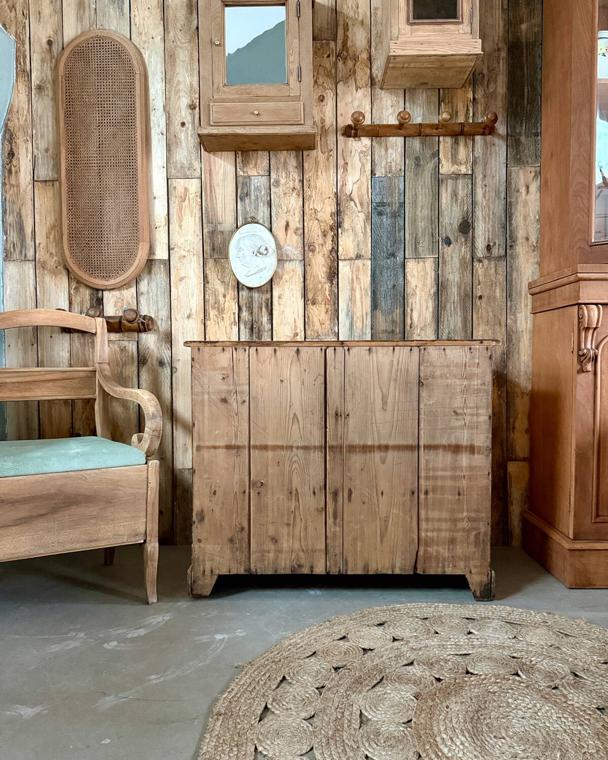 Antique English chest of drawers (renovated)