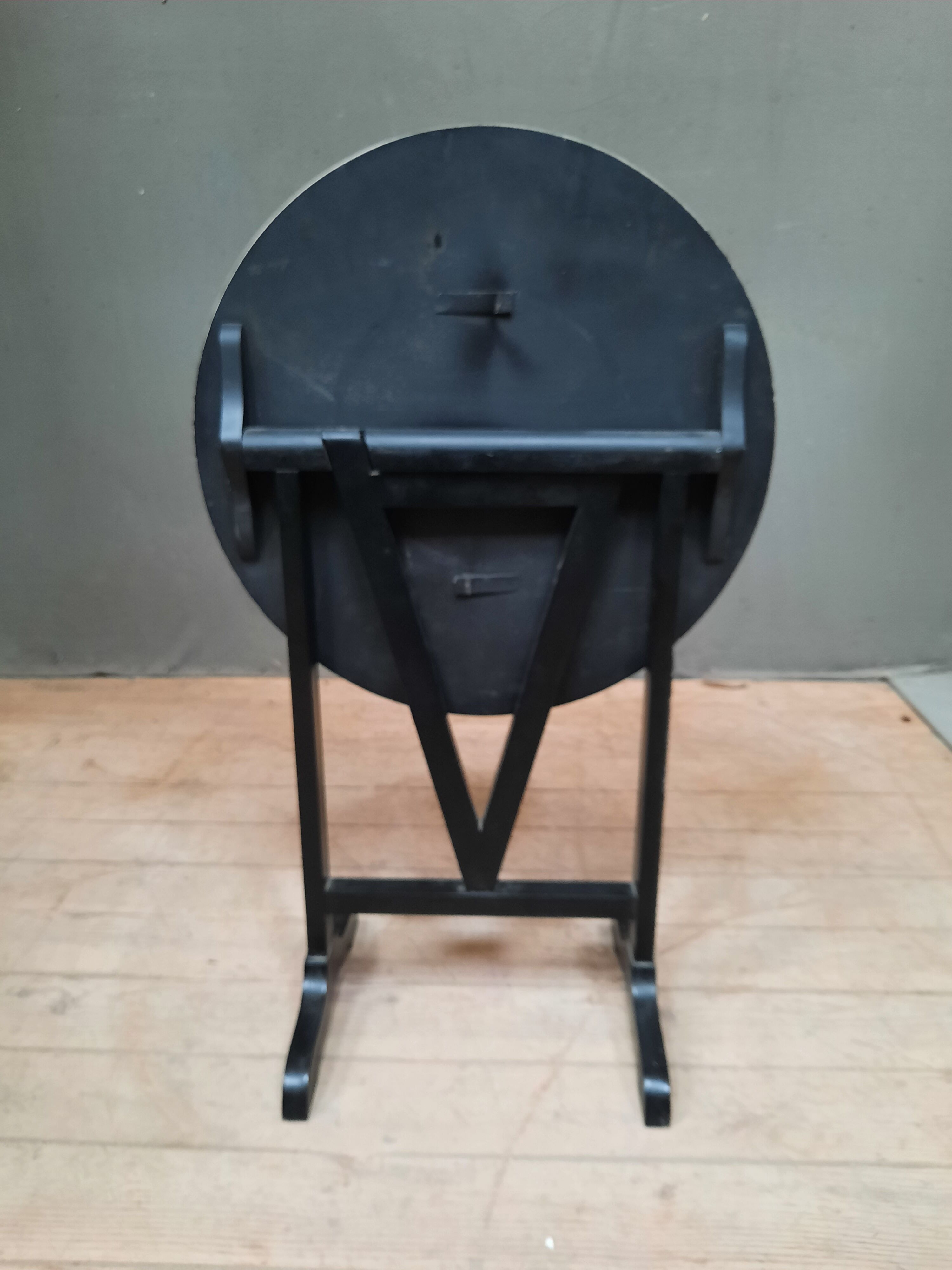 Small winegrower's table