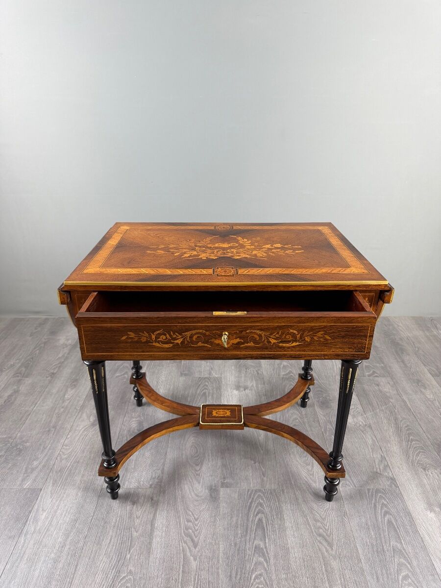 Table à écrire Napoléon III en marqueterie, XIXe siècle