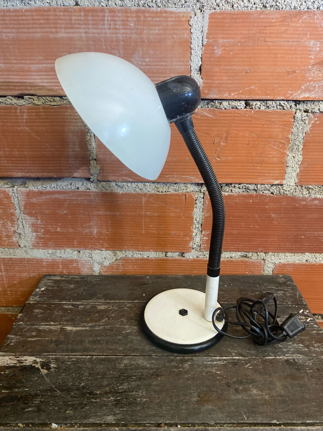 Vintage Aluminium Desk Flexo Lamp ALUMINOR White Metal + Aluminium Globe