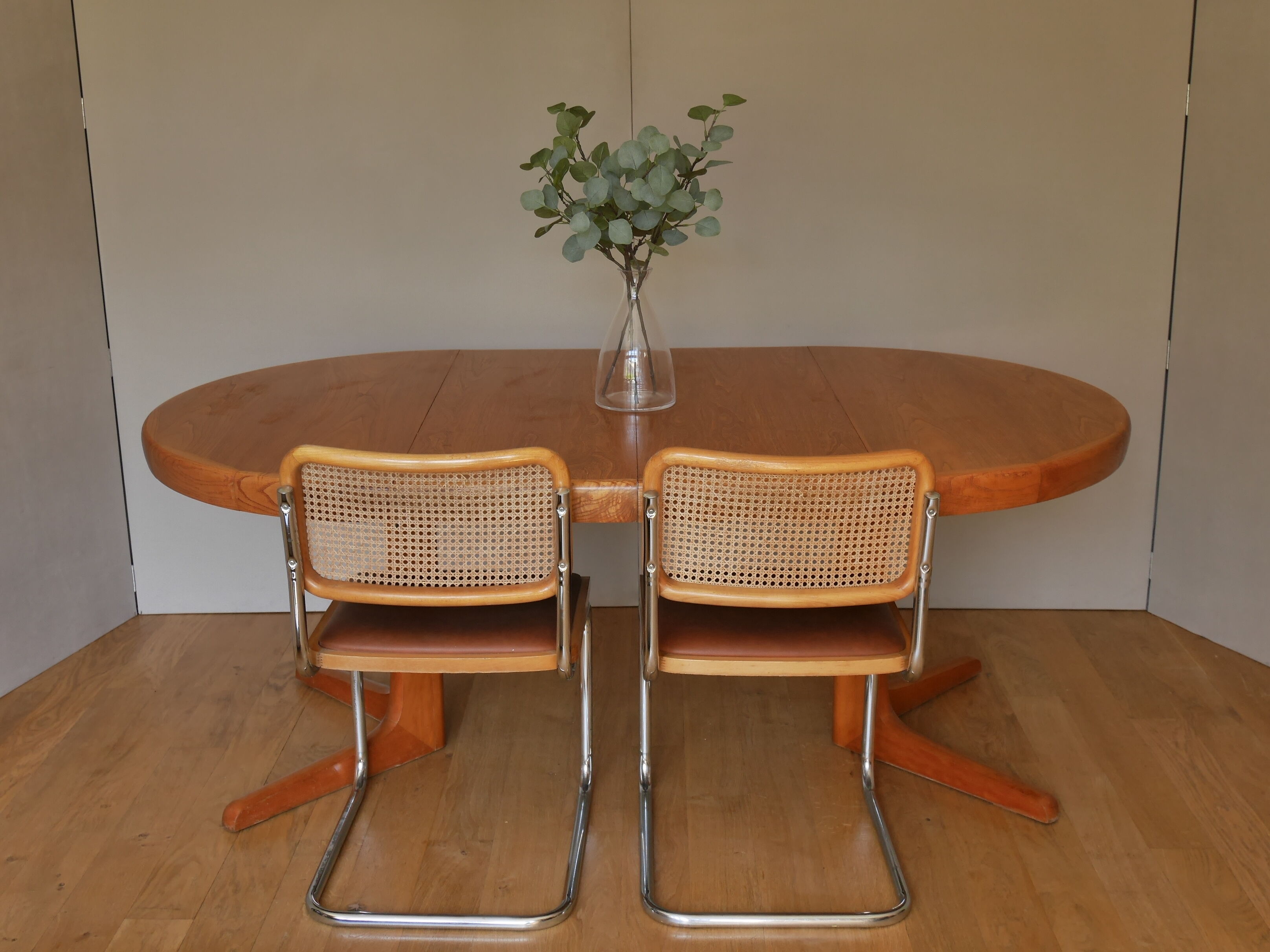 Elm meal table 2 central foot extensions