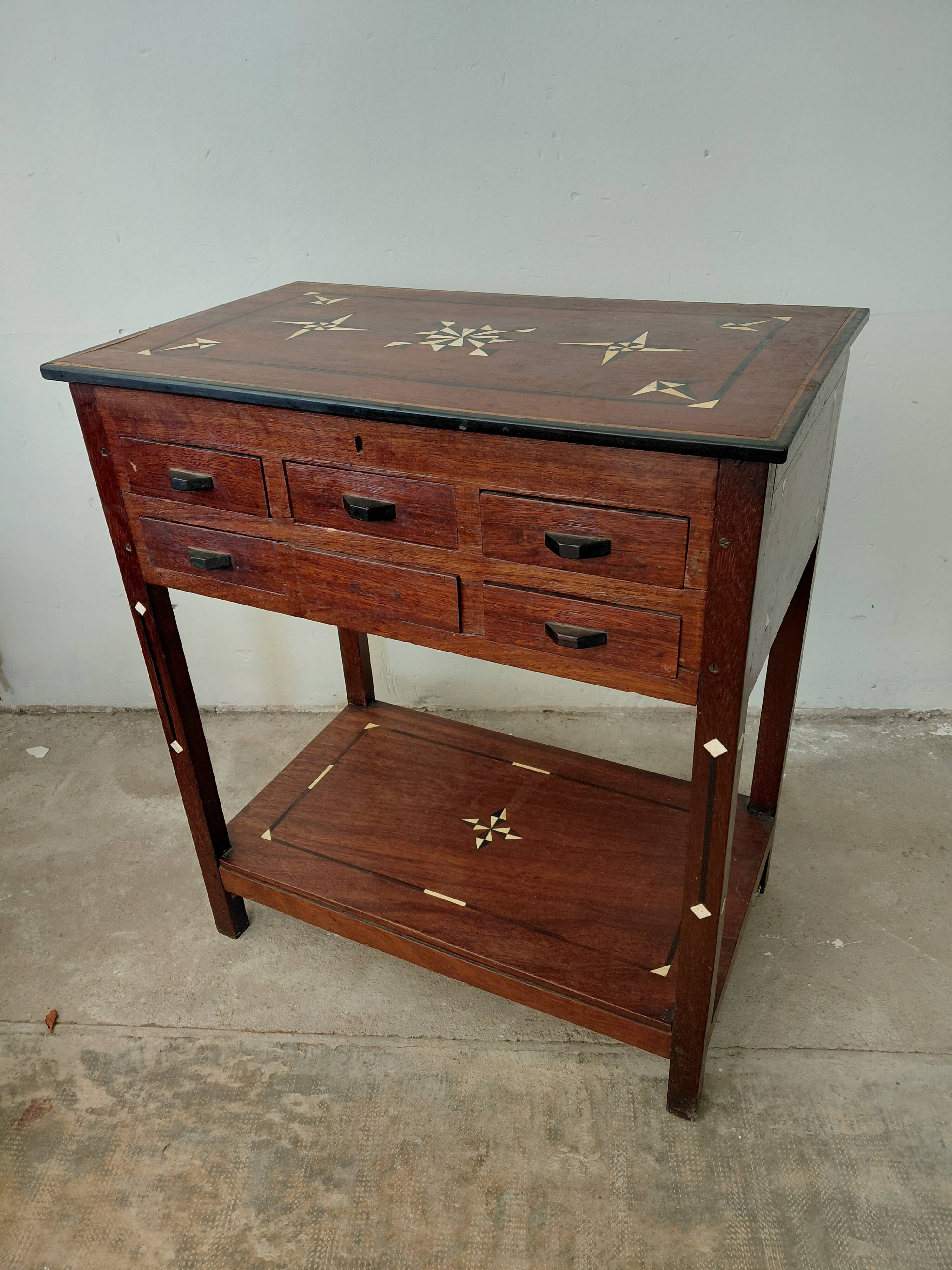 Small oriental piece of furniture