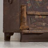 Antique wedding chest with raised plant decoration (circa 1820)