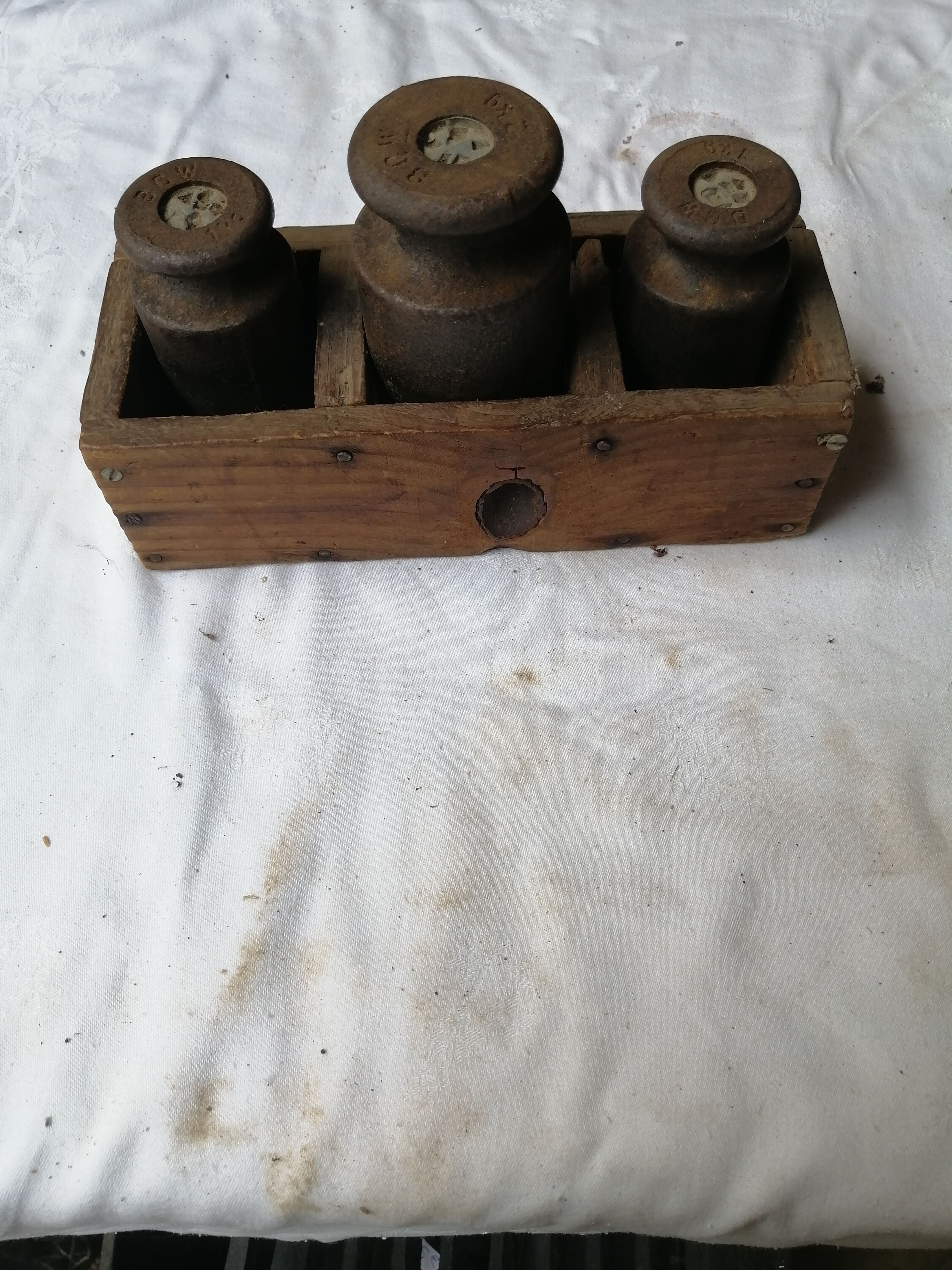 1 bcw cast iron scale weight box