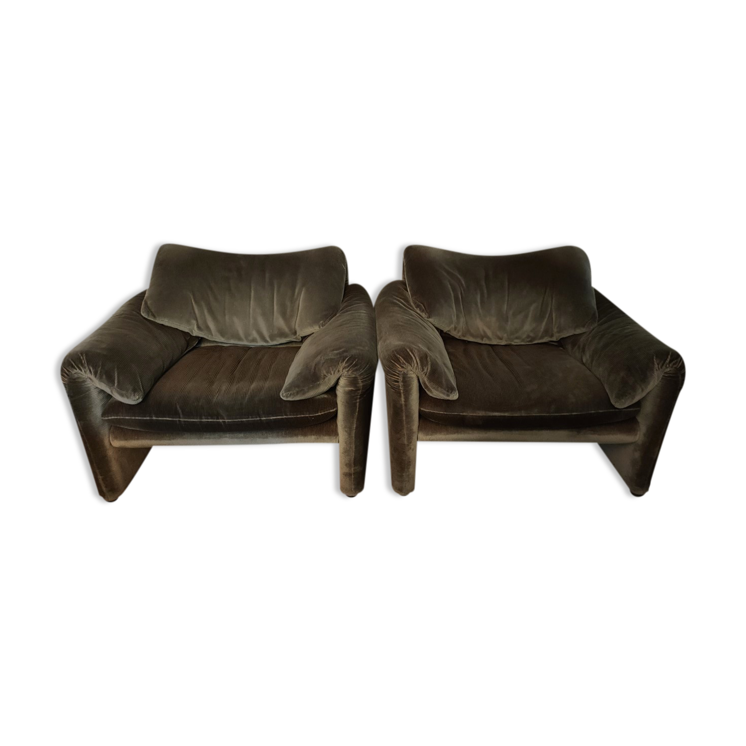 2 Maralunga chairs by Vico Magistretti for Cassina Italy