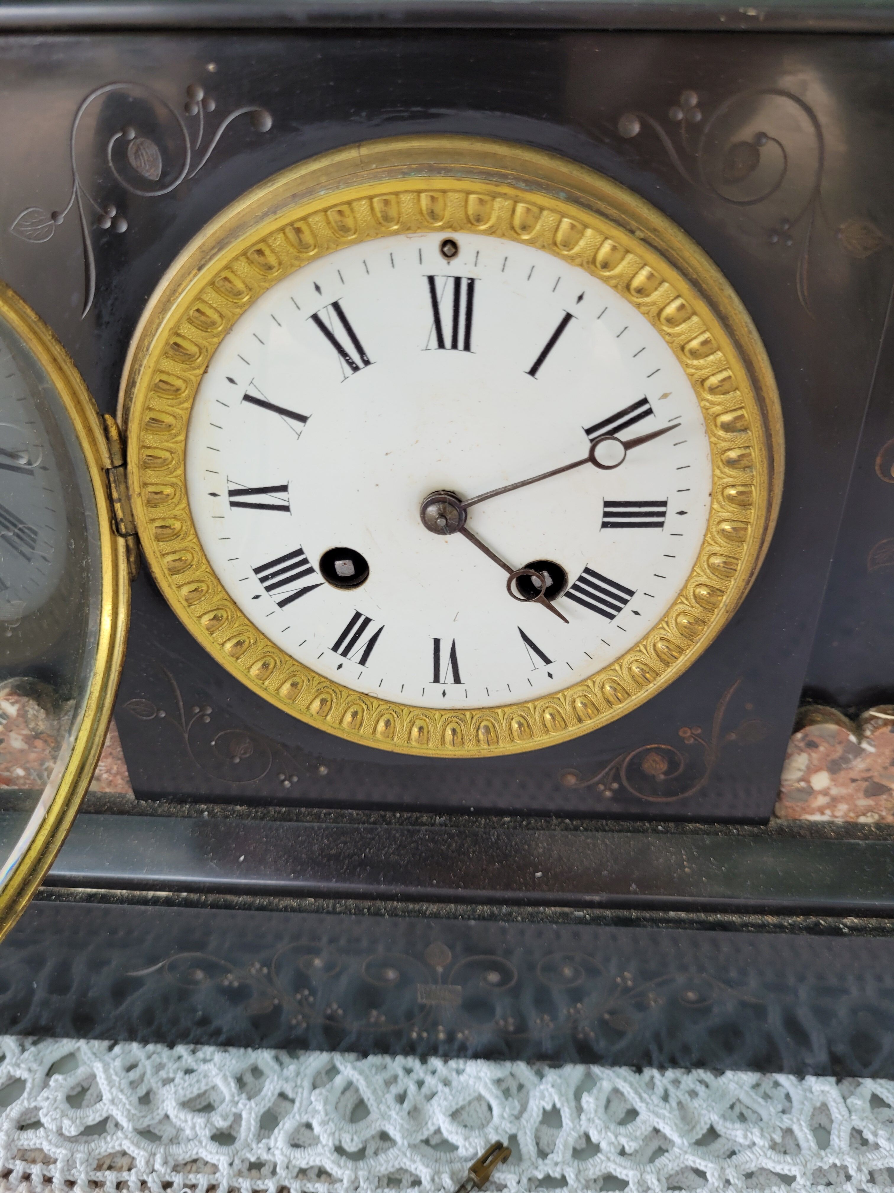 Black marble clock
