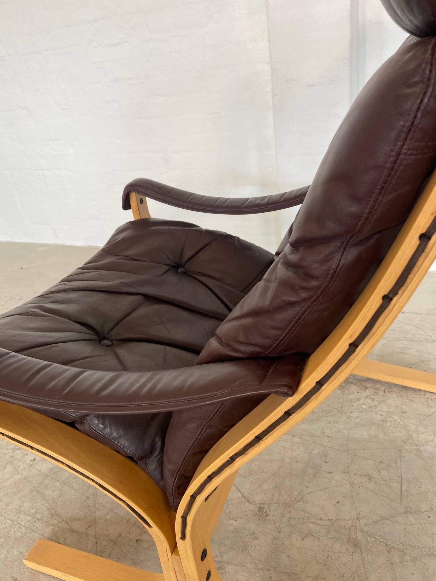 Vintage mid-century scandinavian brown leather lounge chair by ingmar relli