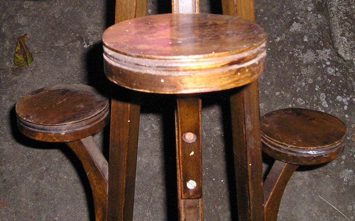 5 shelves of the 1950s harness