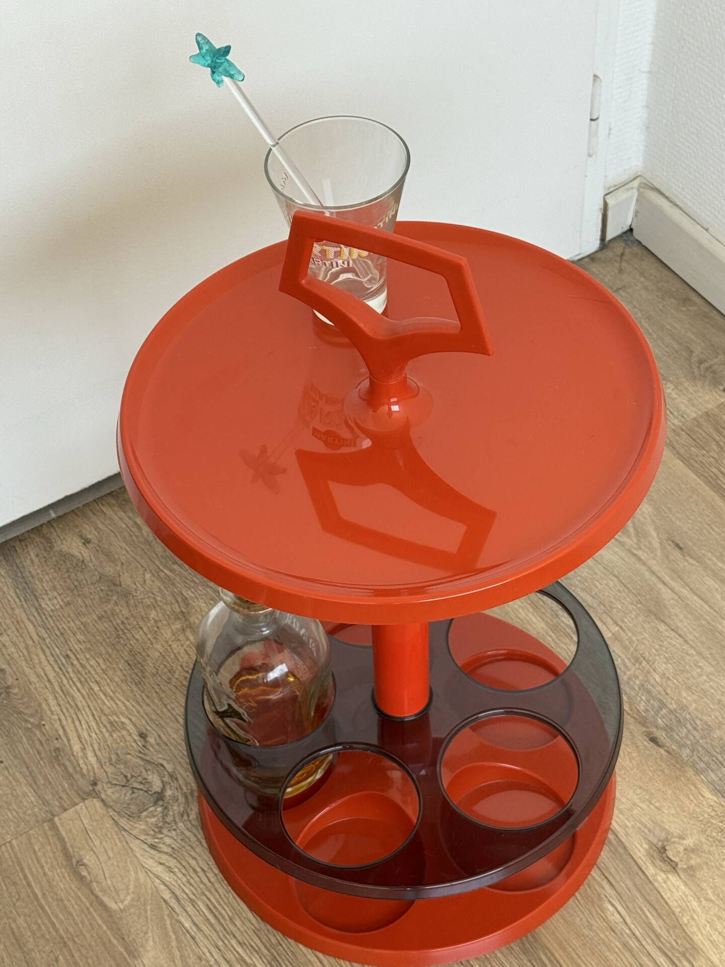 Table appoint / bar vintage orange