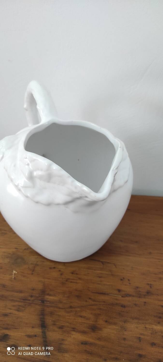 Barbotine-style Apple Carafe