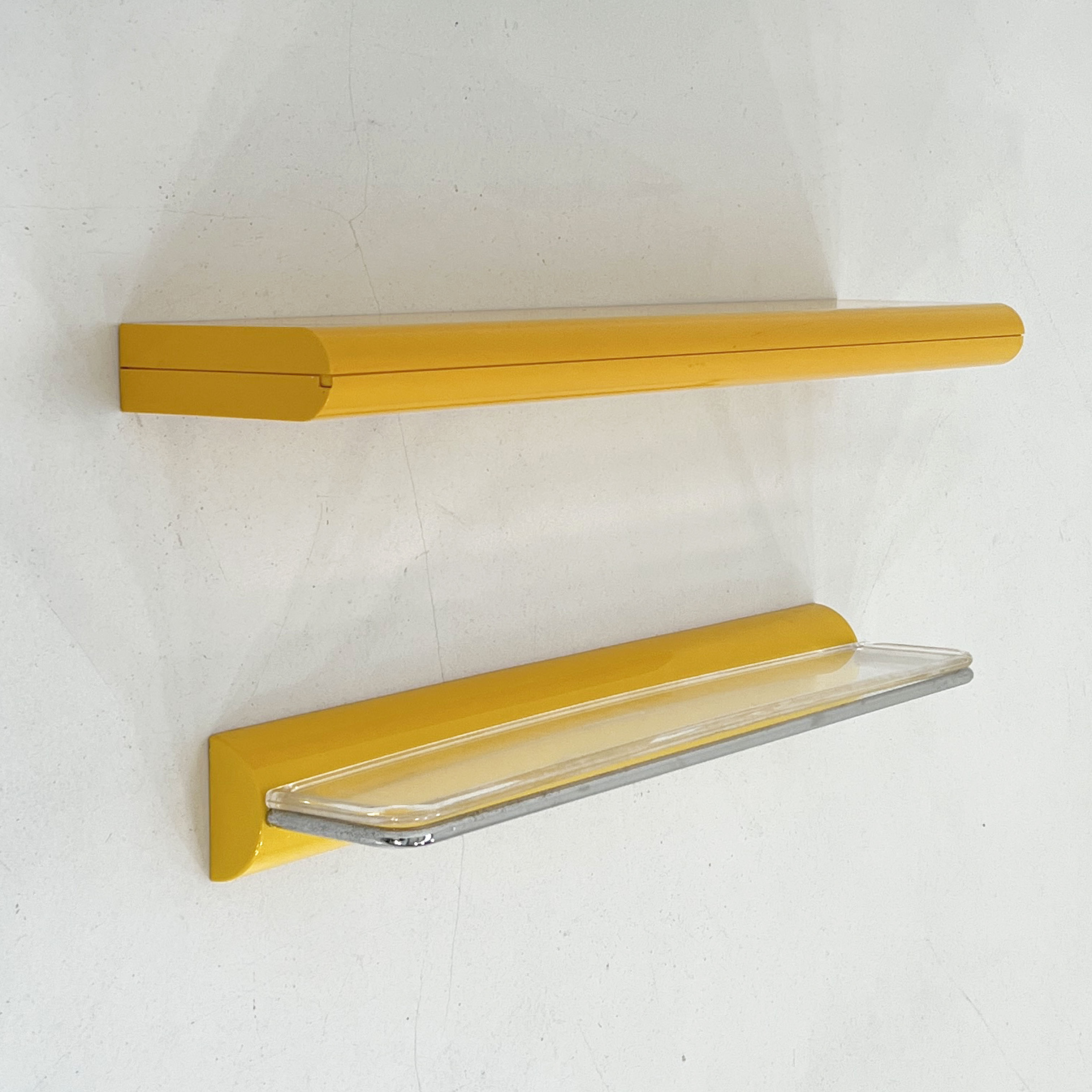 Pair of yellow wall shelves by Gedy, 1970s