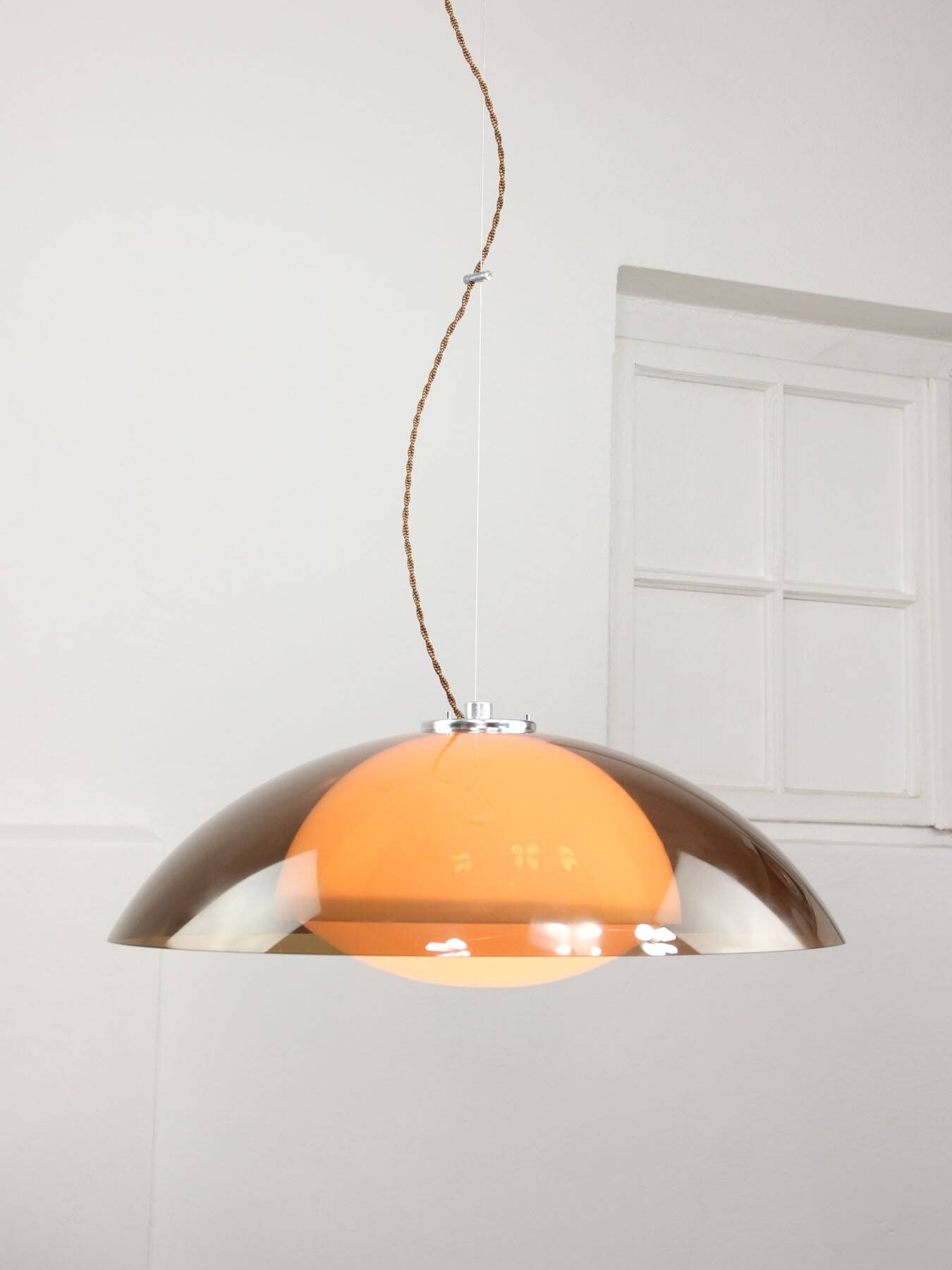 Lampe Space Age en forme d'ovni marron rare de Guzzini, années 1970