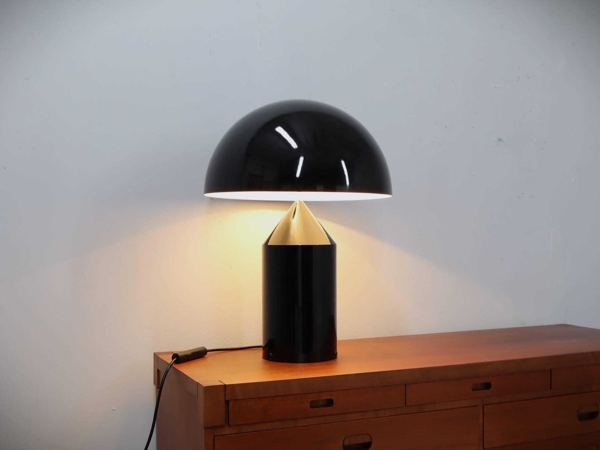 Lampe de table Oluce Atollo 233 Vico Magistretti grande version précoce des années 1980