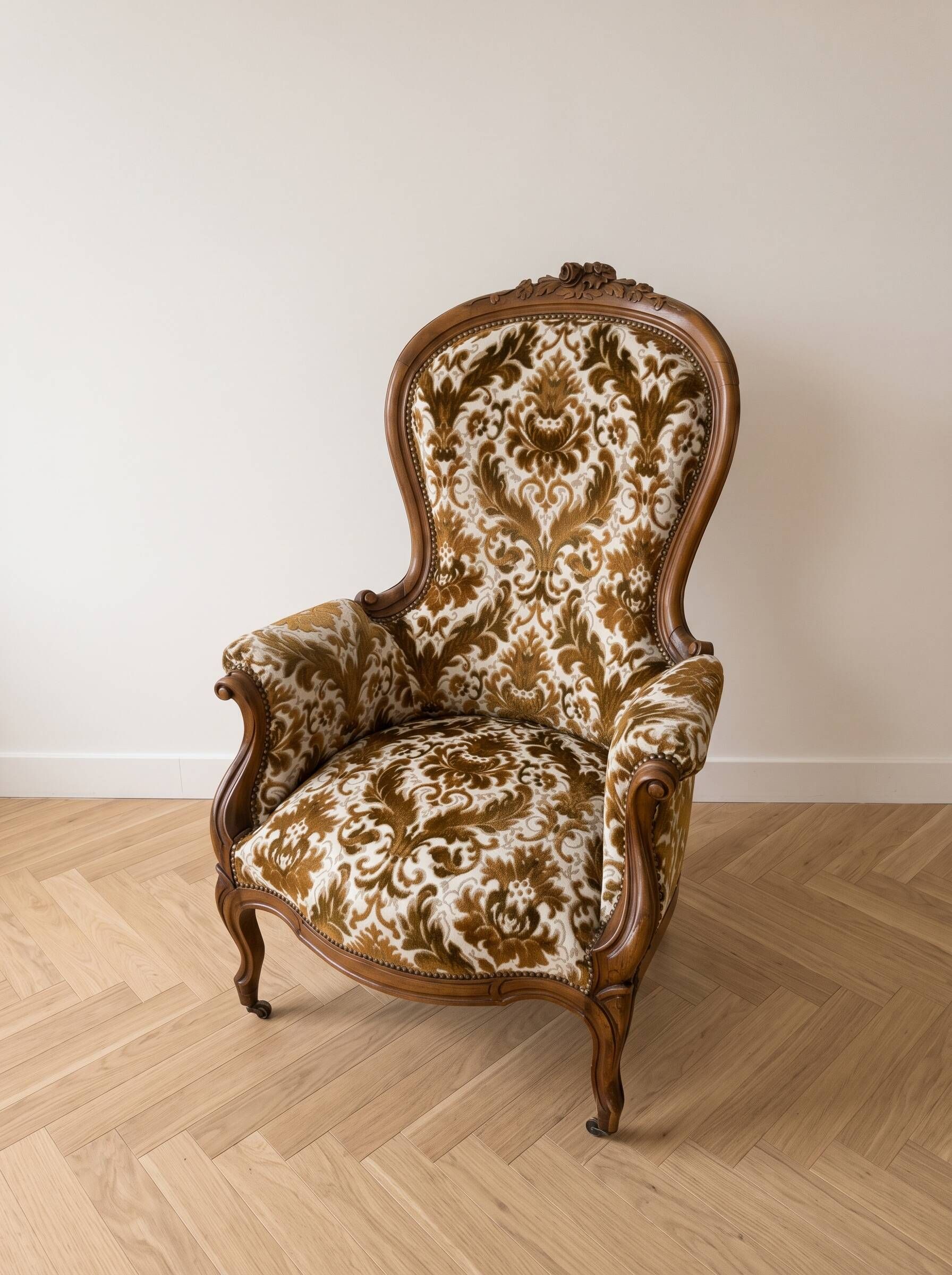 Louis XV armchair in wood and gold damask fabric