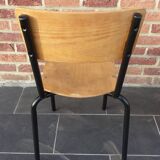 Ancienne chaise d'école