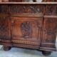Renaissance-style chest in carved walnut from the 19th century.