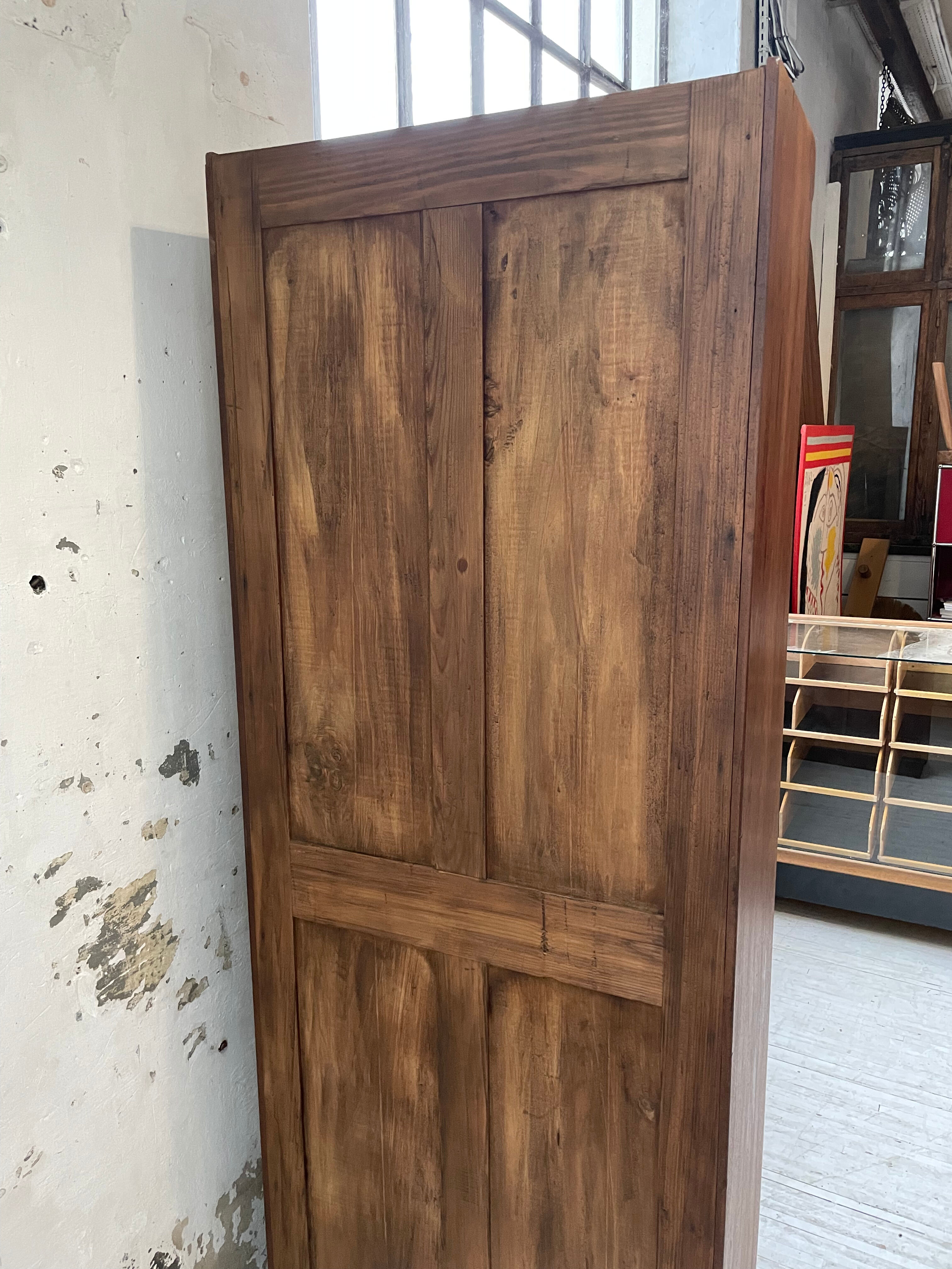 Furniture with 34 oak valves