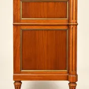 Louis XVI style commode – Solid mahogany – Brass inlays – Late 19th century