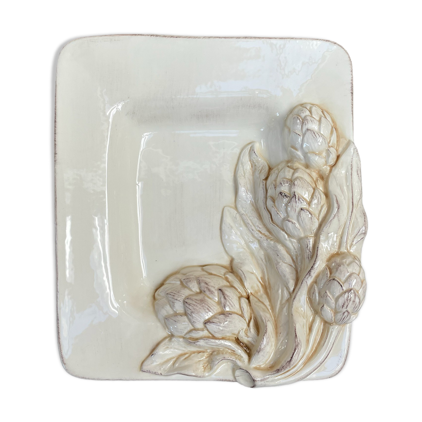 Plat barbotine motif artichaut signée Chaumette