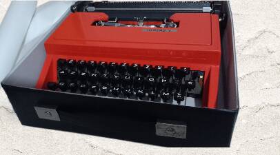 Machine a ecrire olivetti oxford s rouge
