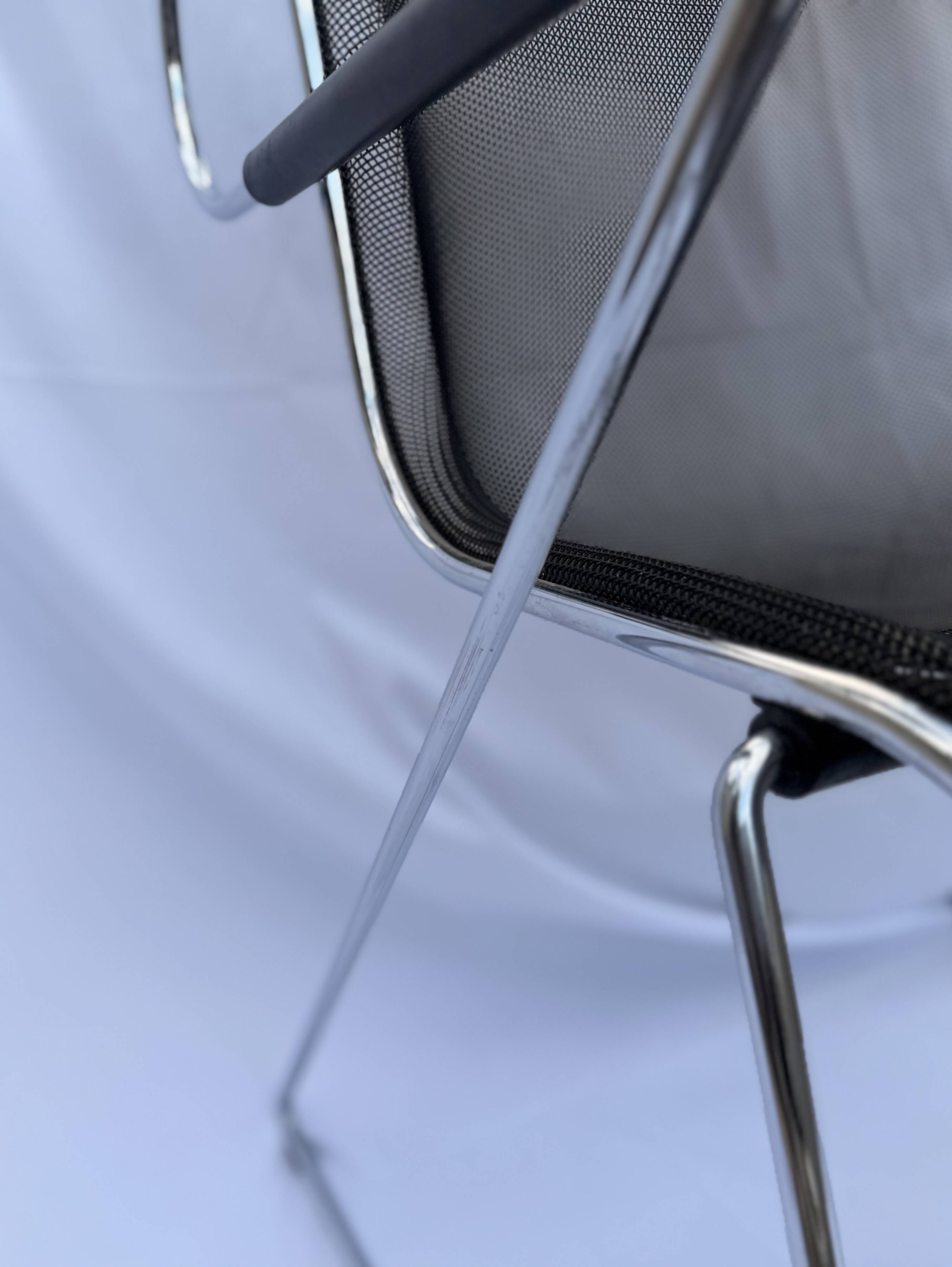 Penelope chair by Charles Pollock for Castelli (1982)