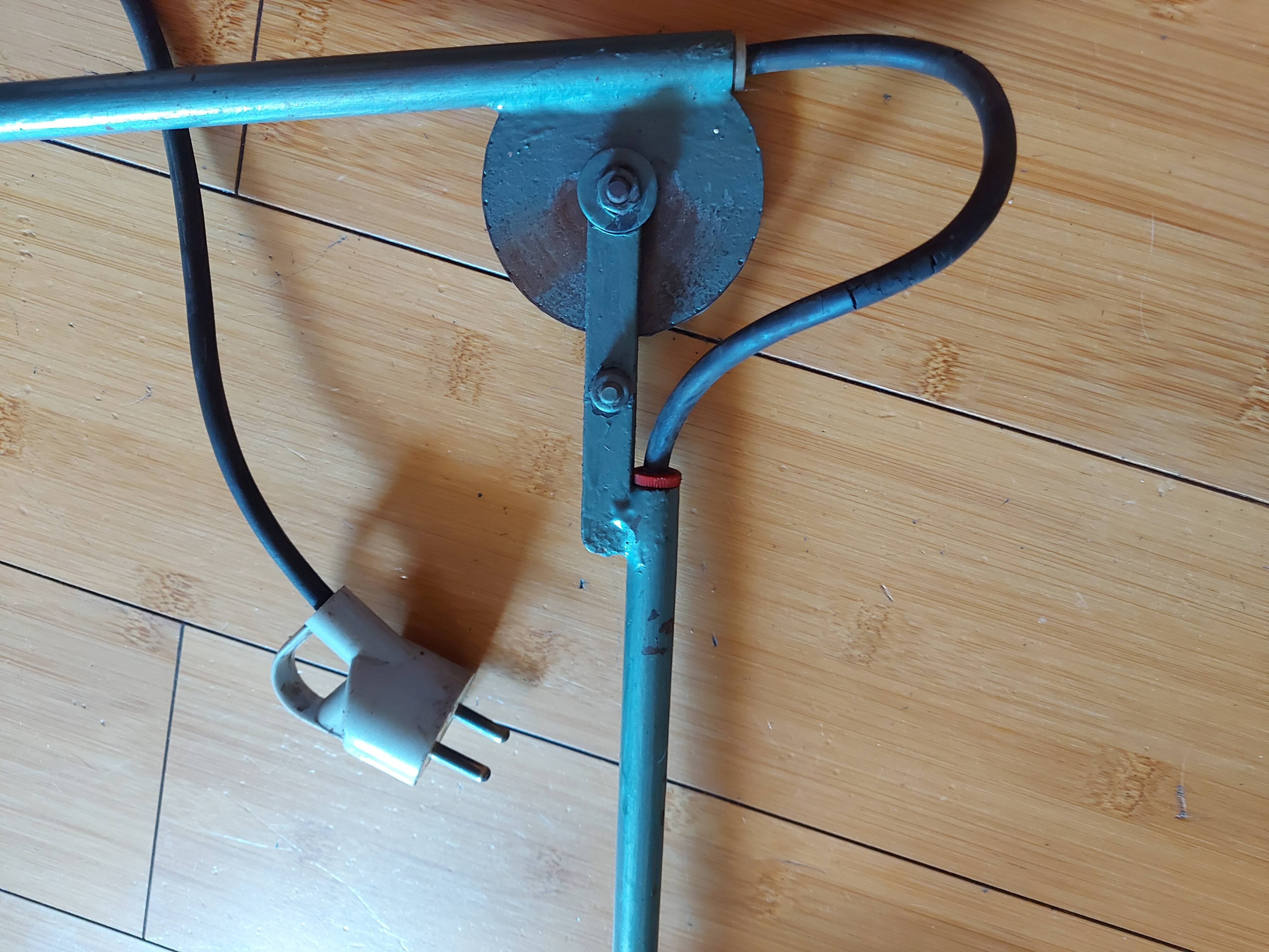 Lampe industrielle d'atelier à rotule