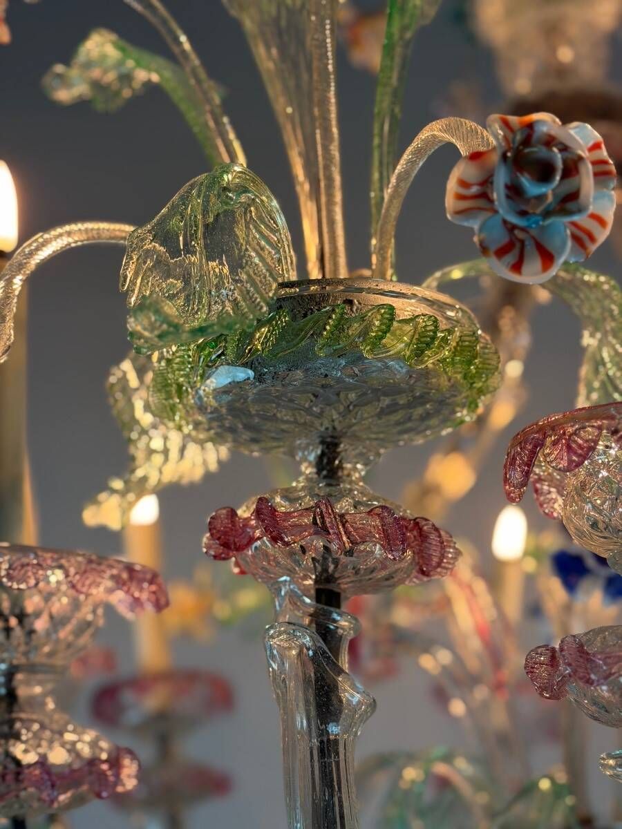Large Venetian Rezzonico chandelier in multi-colored Murano glass, circa 1920