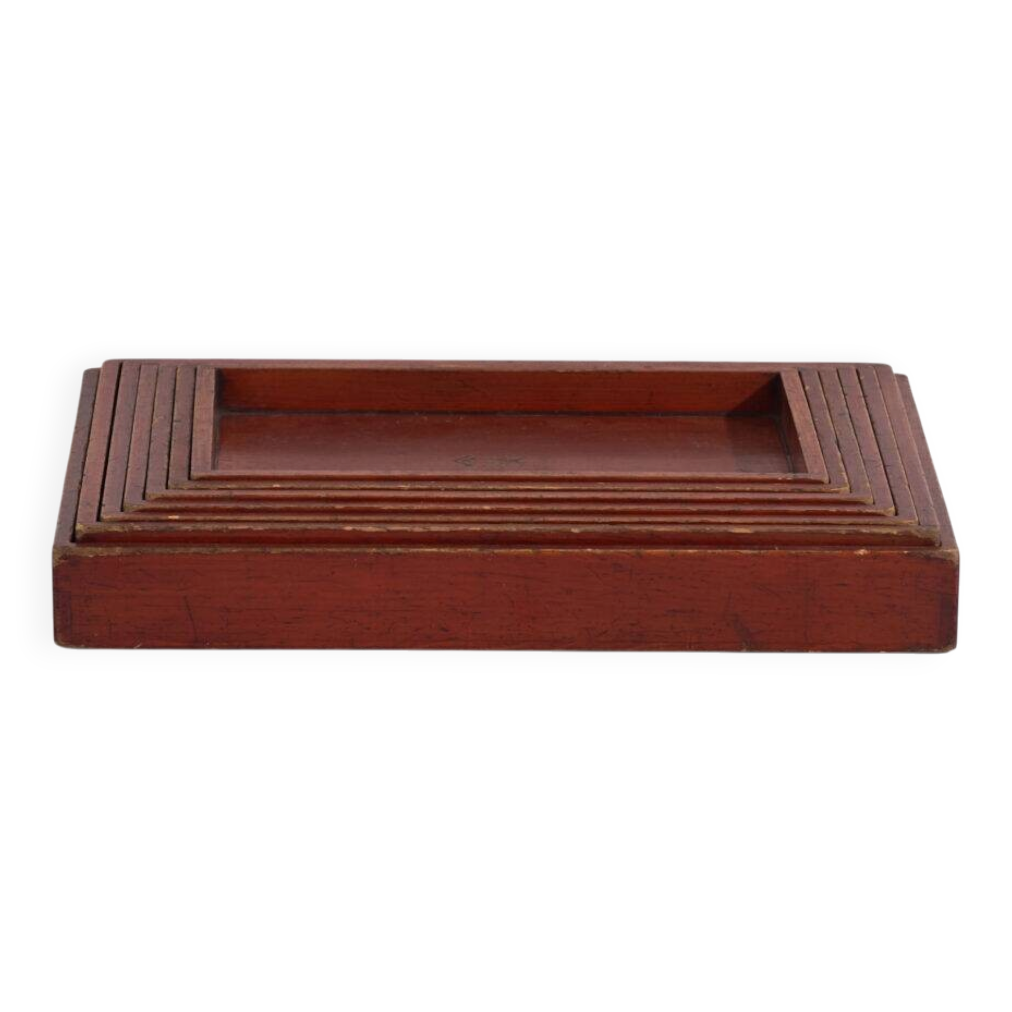 Plateaux japonais anciens empilables en bois teinté – période Taishō–Showa (c.1910–1940)