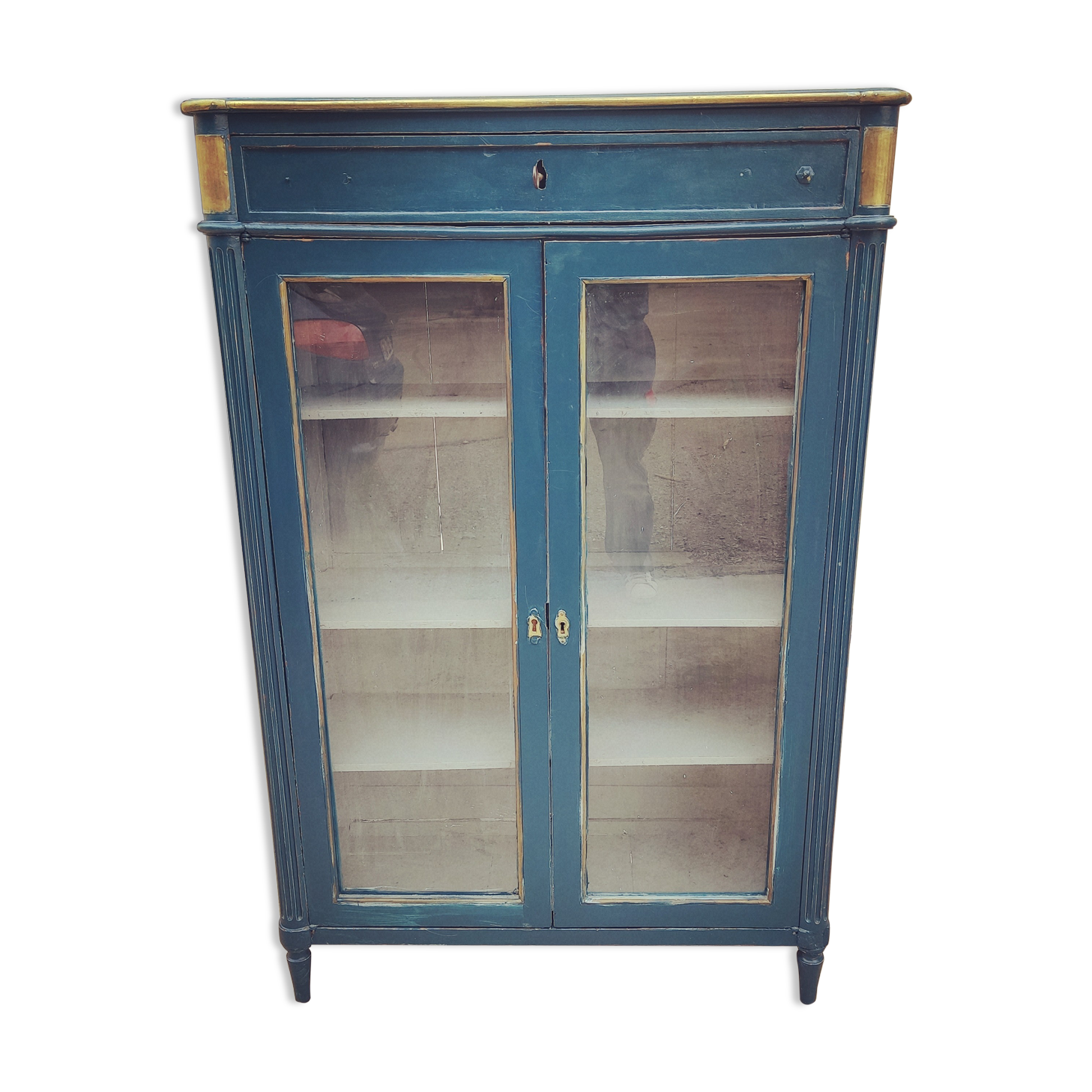 Showcase Louis XVI blue patina