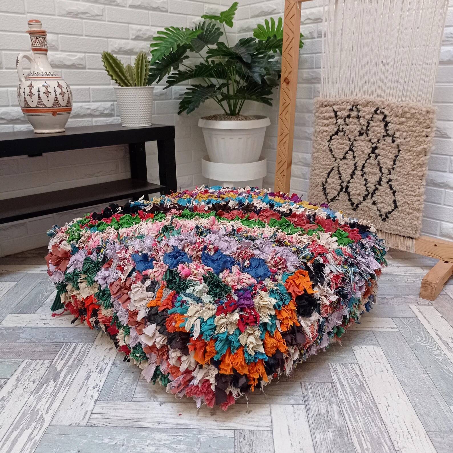 Handmade Berber pouf in wool 60 X 60 X 20 CM