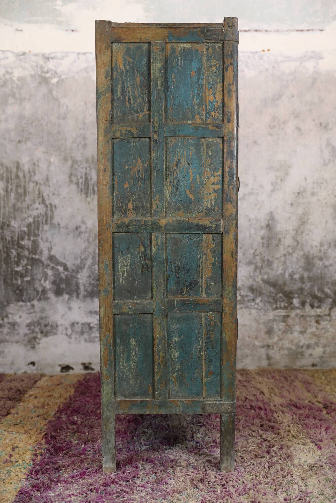 Indian furniture Blue patinated carved wardrobe with 2 doors and 1 shelf, unique piece
