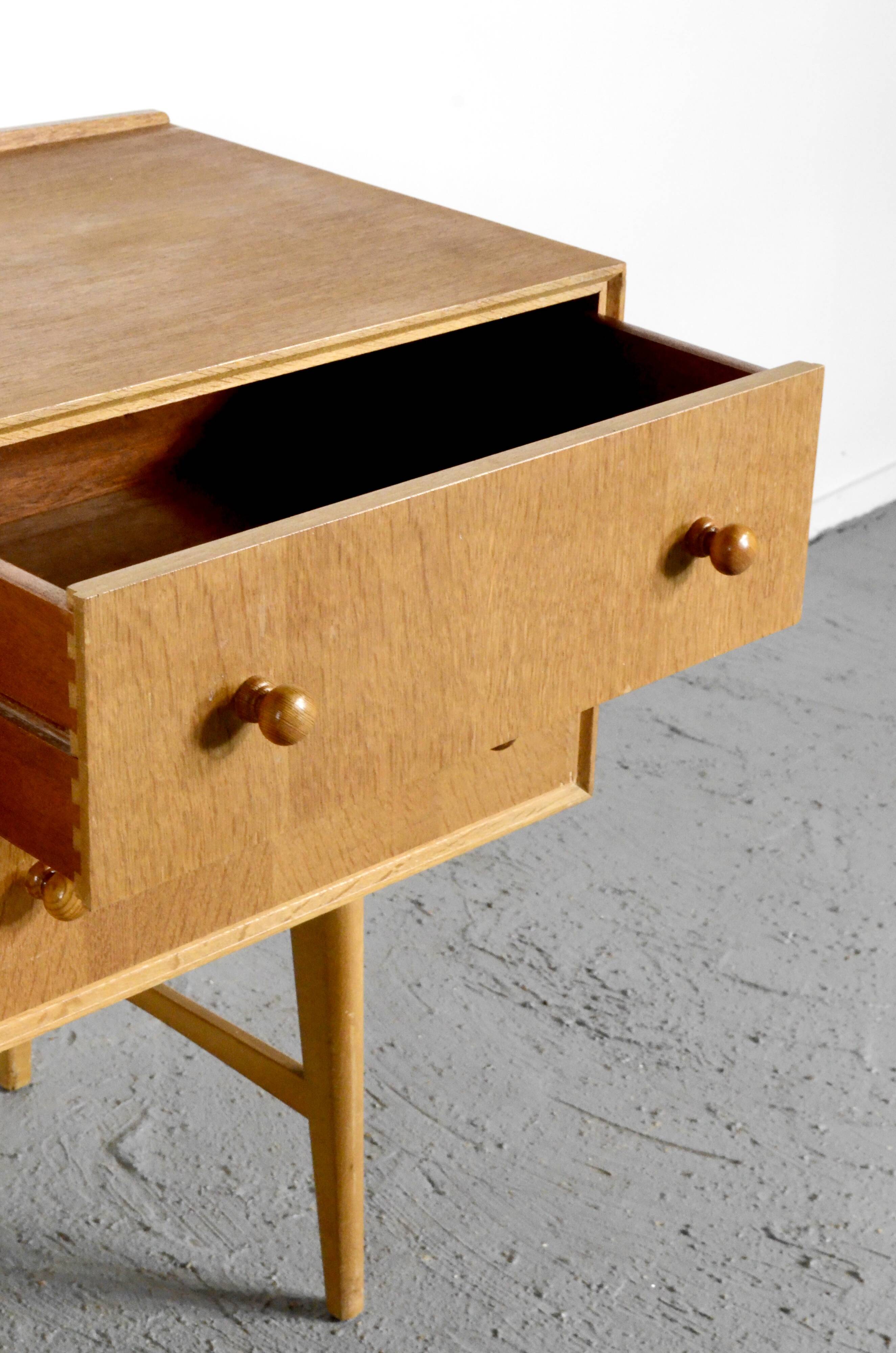 Midcentury Meredew Sideboard / Chest Of Drawers In Oak. Vintage Modern / Re