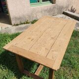 Farm table