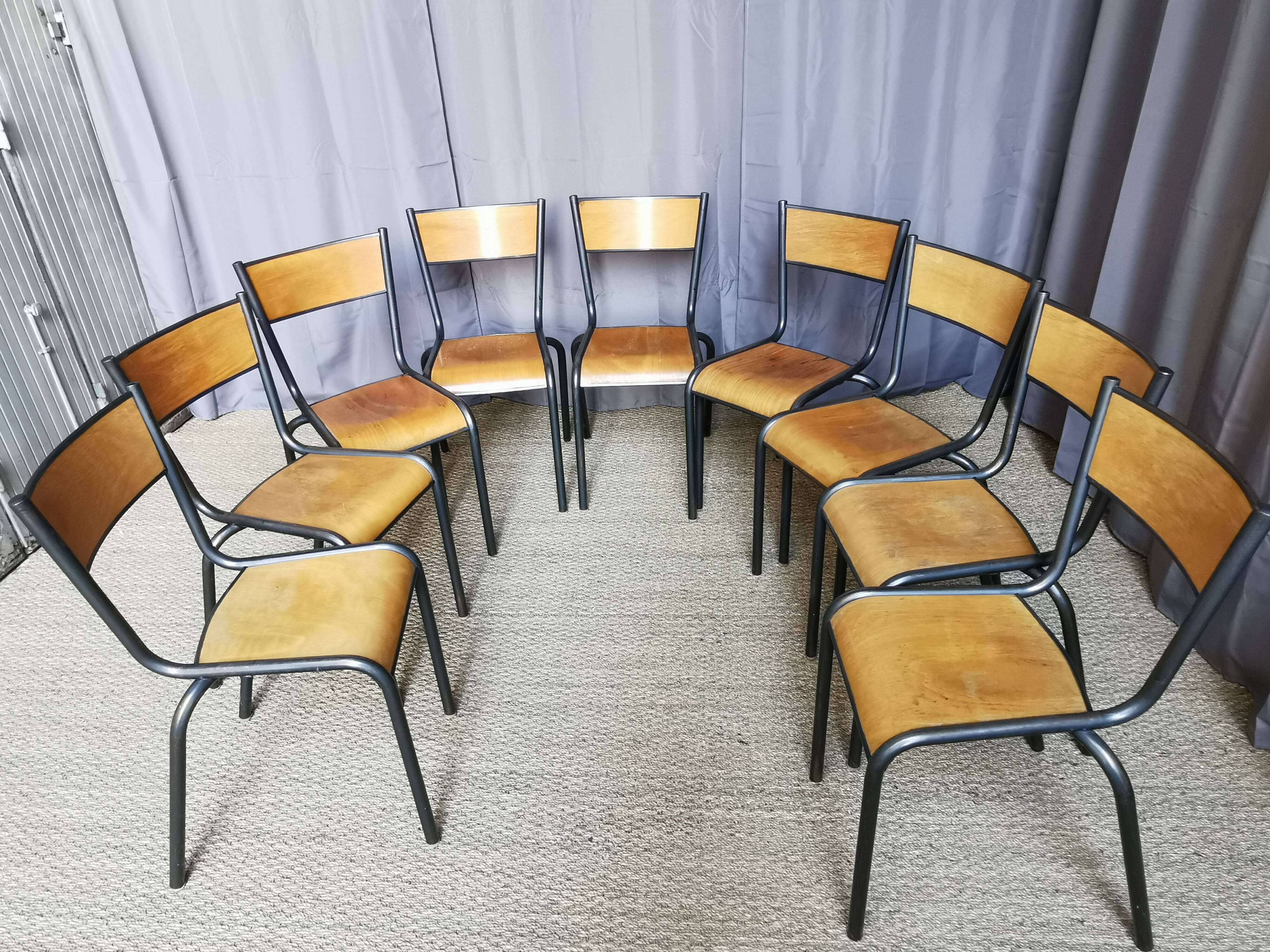 Lot of 18 vintage chairs "mullca"