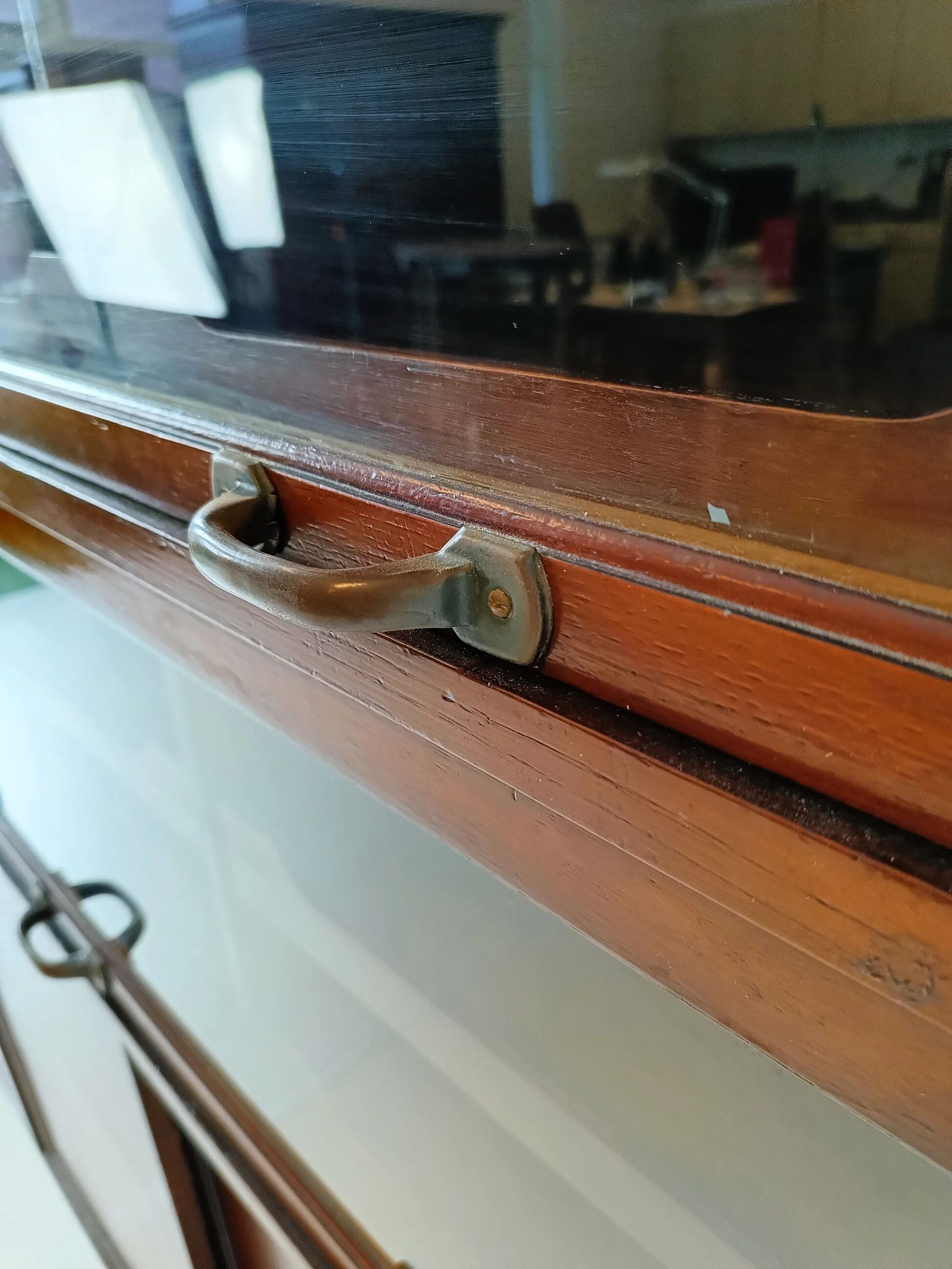 English display mahogany cabinet around 1910