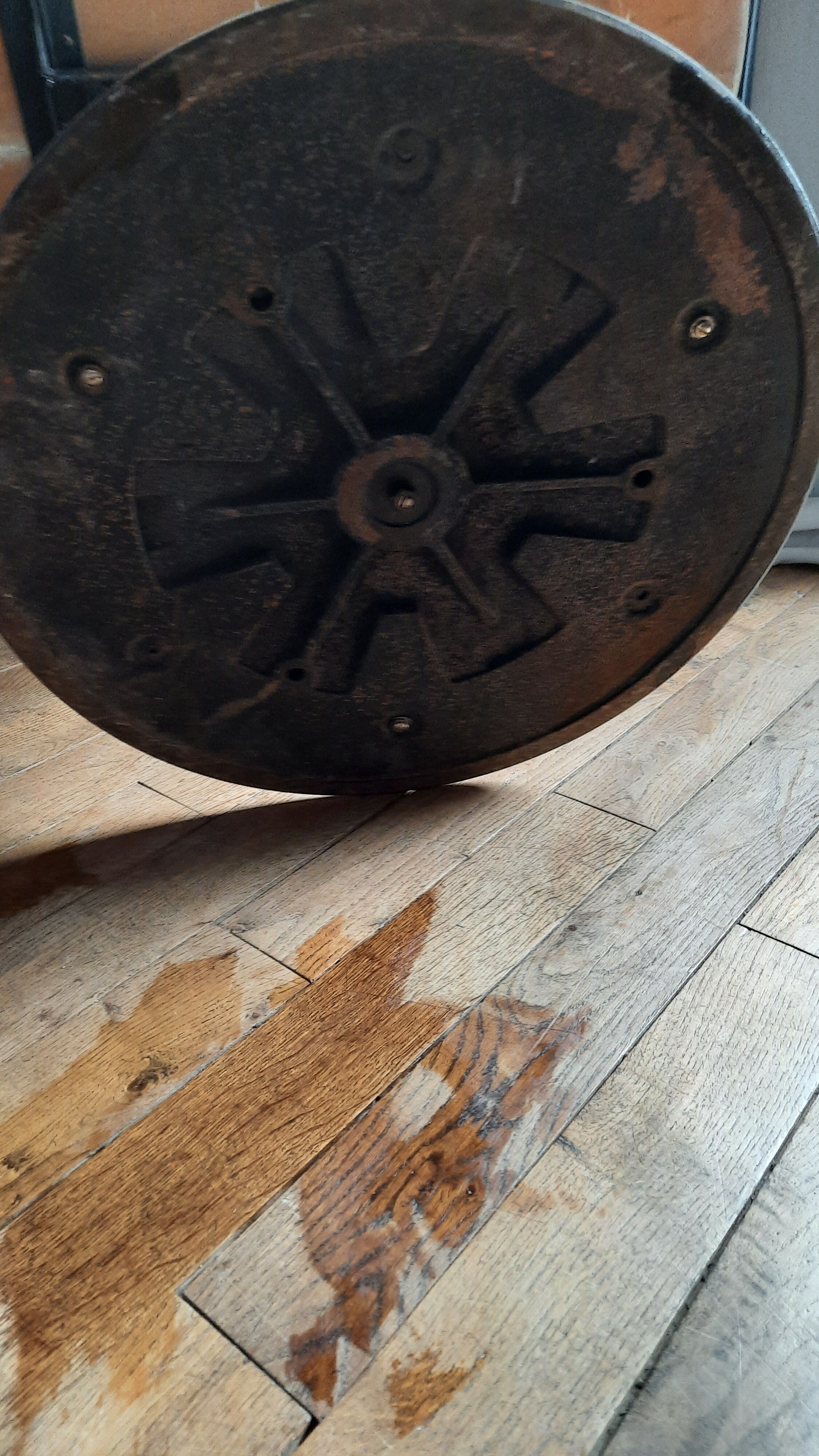 Jer Modular Round Table